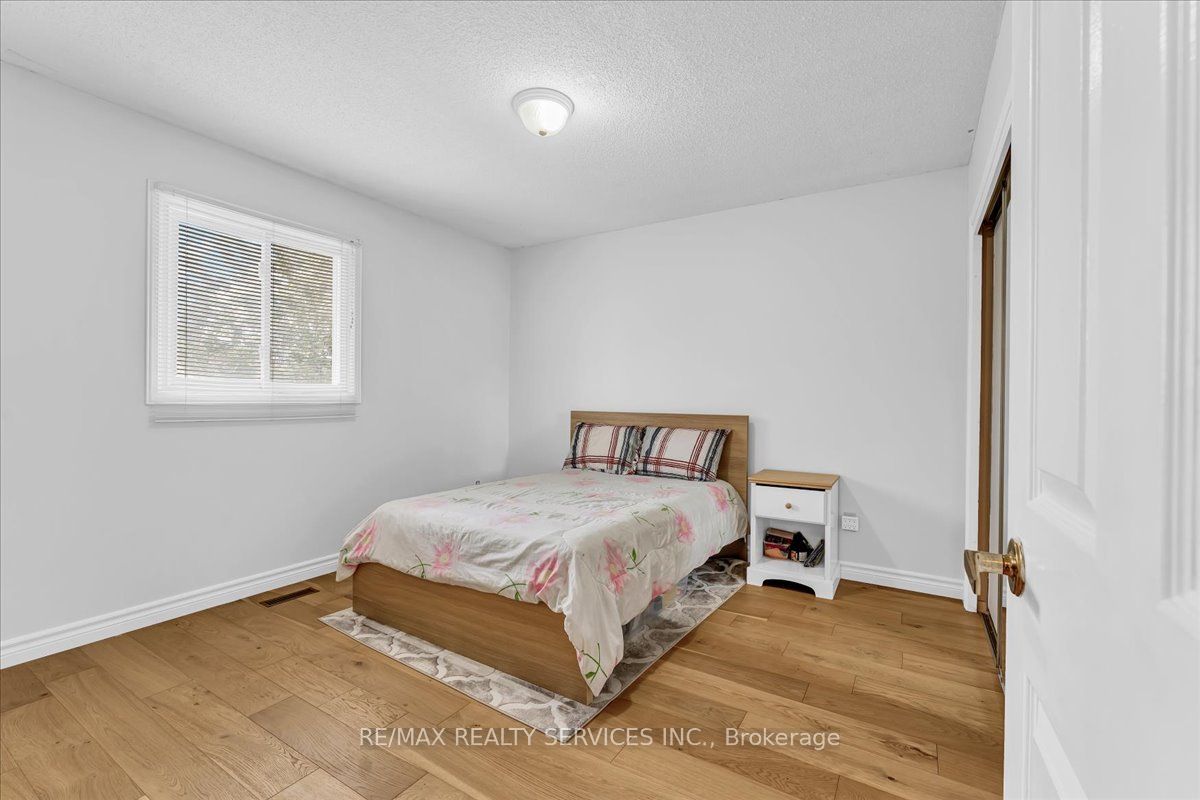 16 Major William Sharpe Drive E Property Photo 31