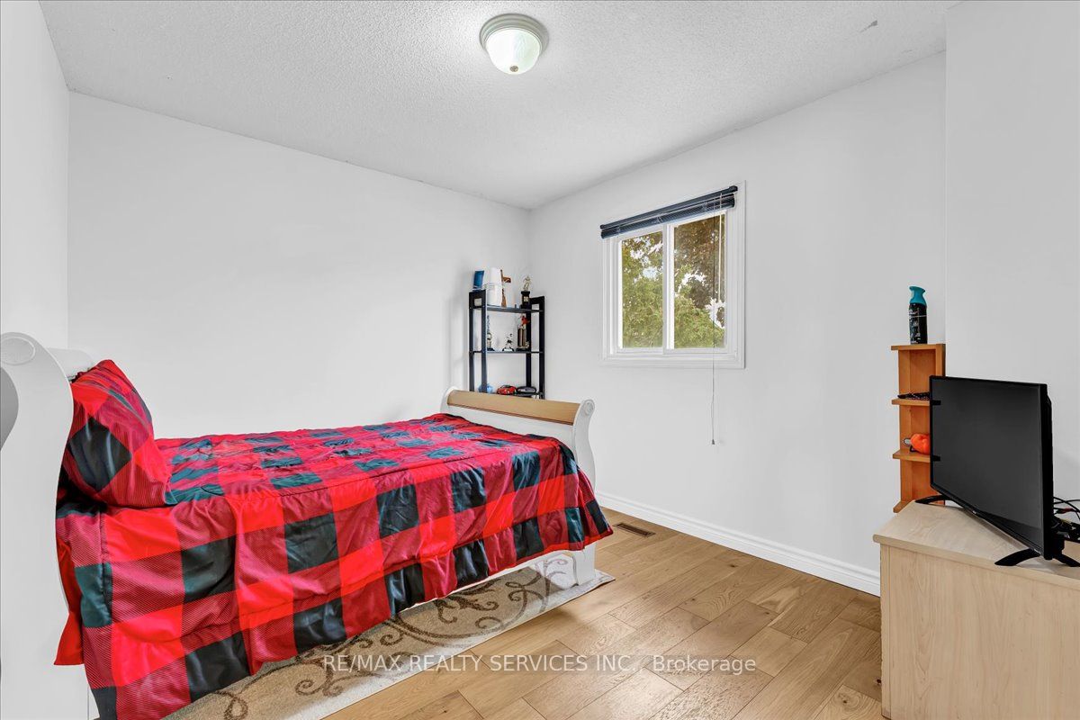 16 Major William Sharpe Drive E Property Photo 33