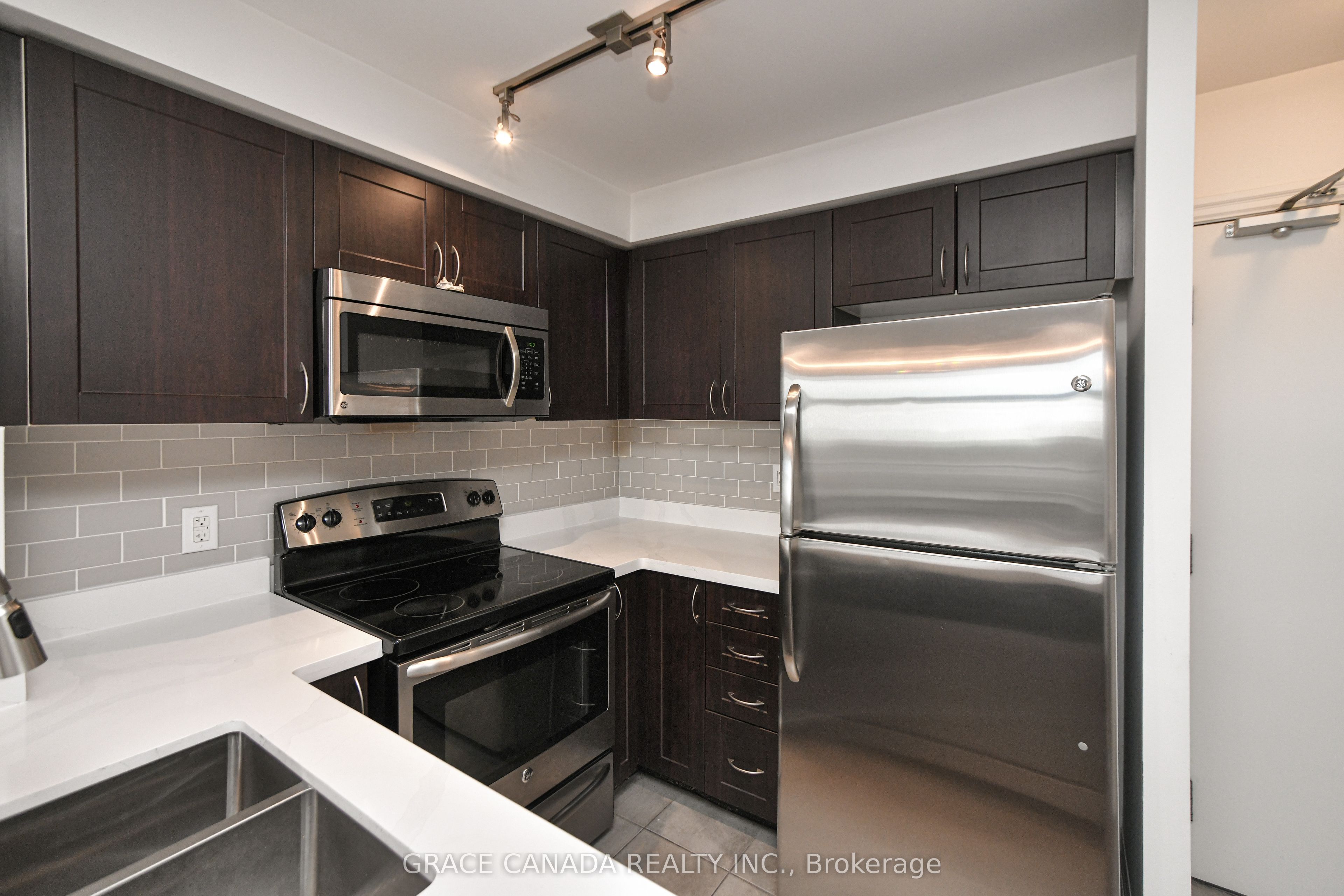1940 Ironstone Drive 508 Property Photo 16
