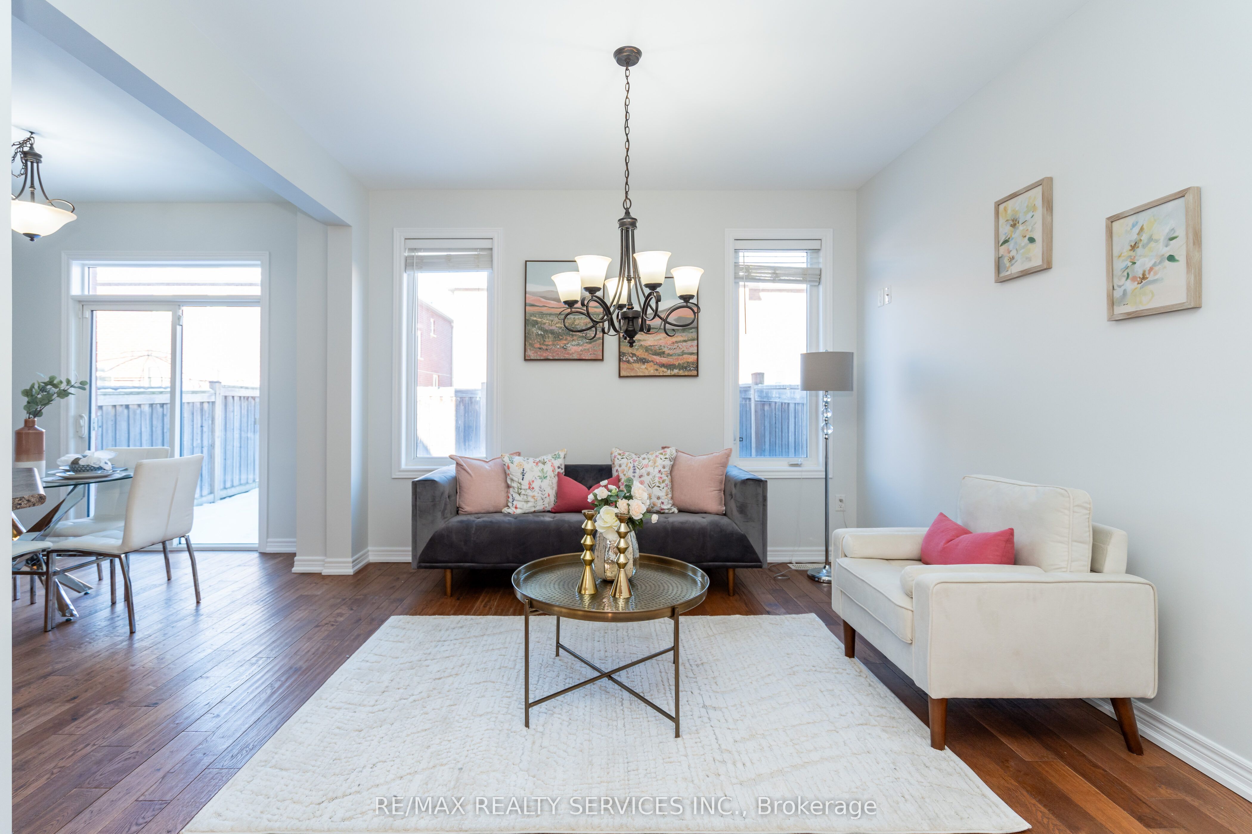 112 Amaranth Crescent Property Photo 7