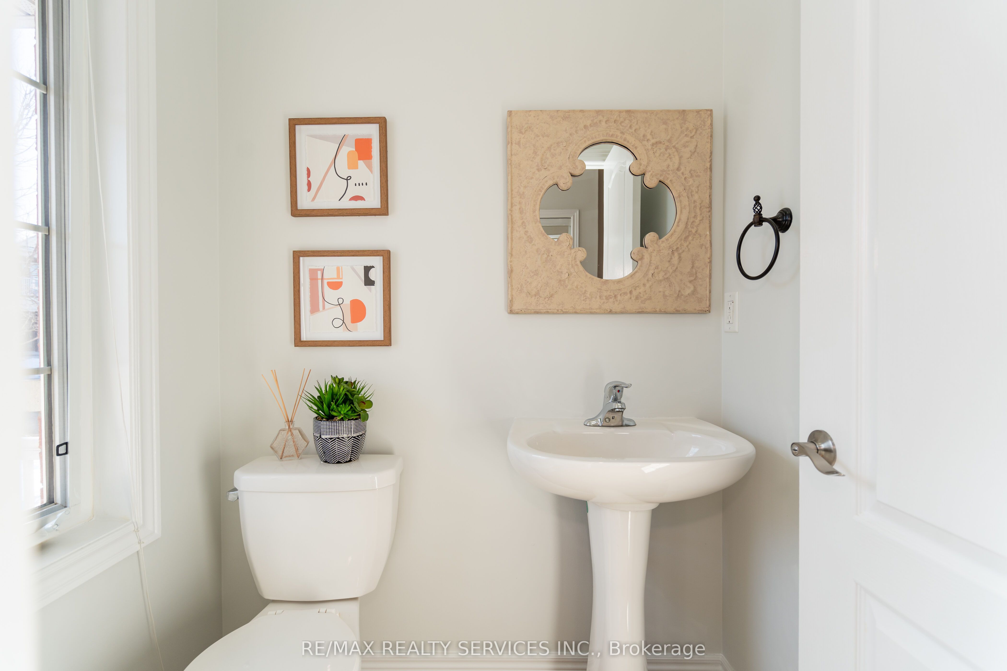 112 Amaranth Crescent Property Photo 13