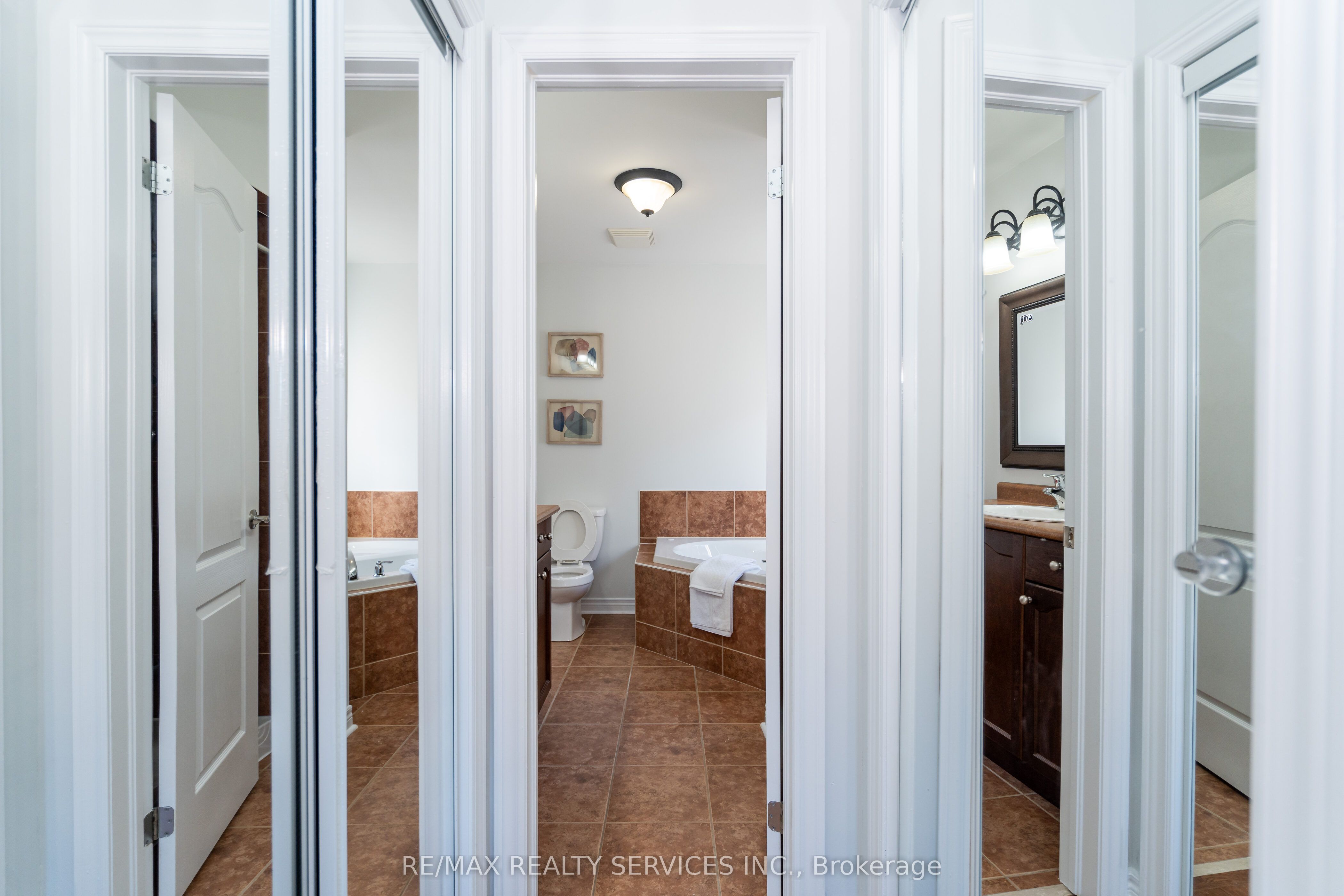 112 Amaranth Crescent Property Photo 20