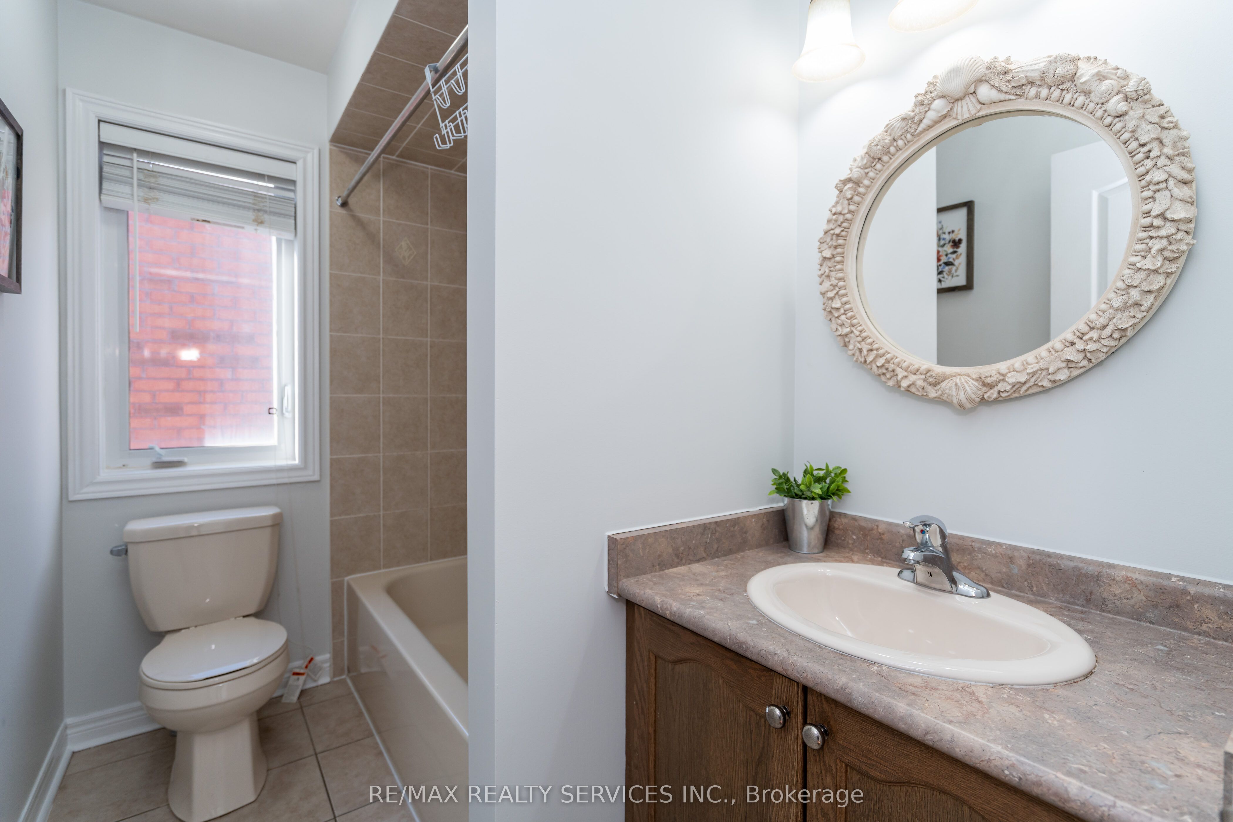 112 Amaranth Crescent Property Photo 25