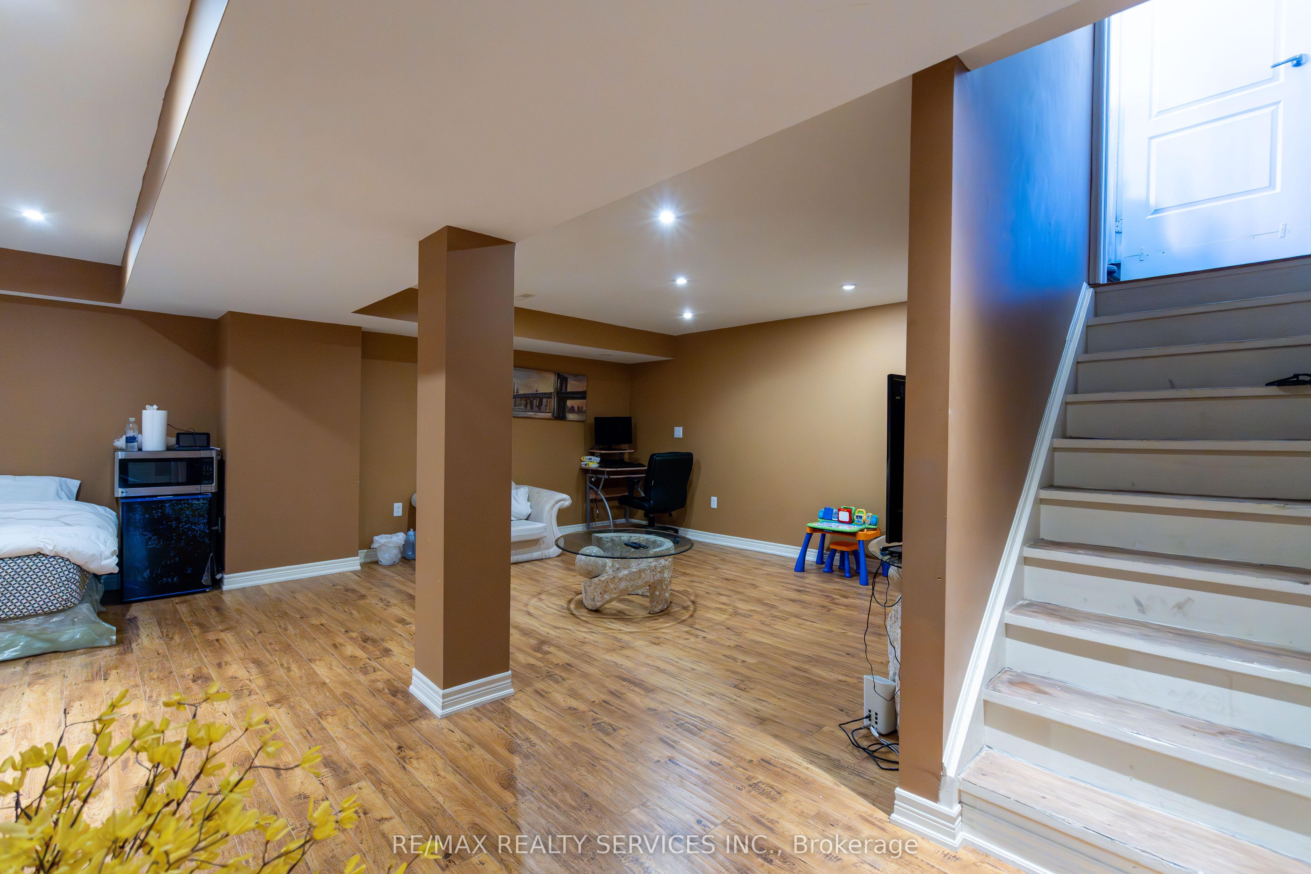 112 Amaranth Crescent Property Photo 28