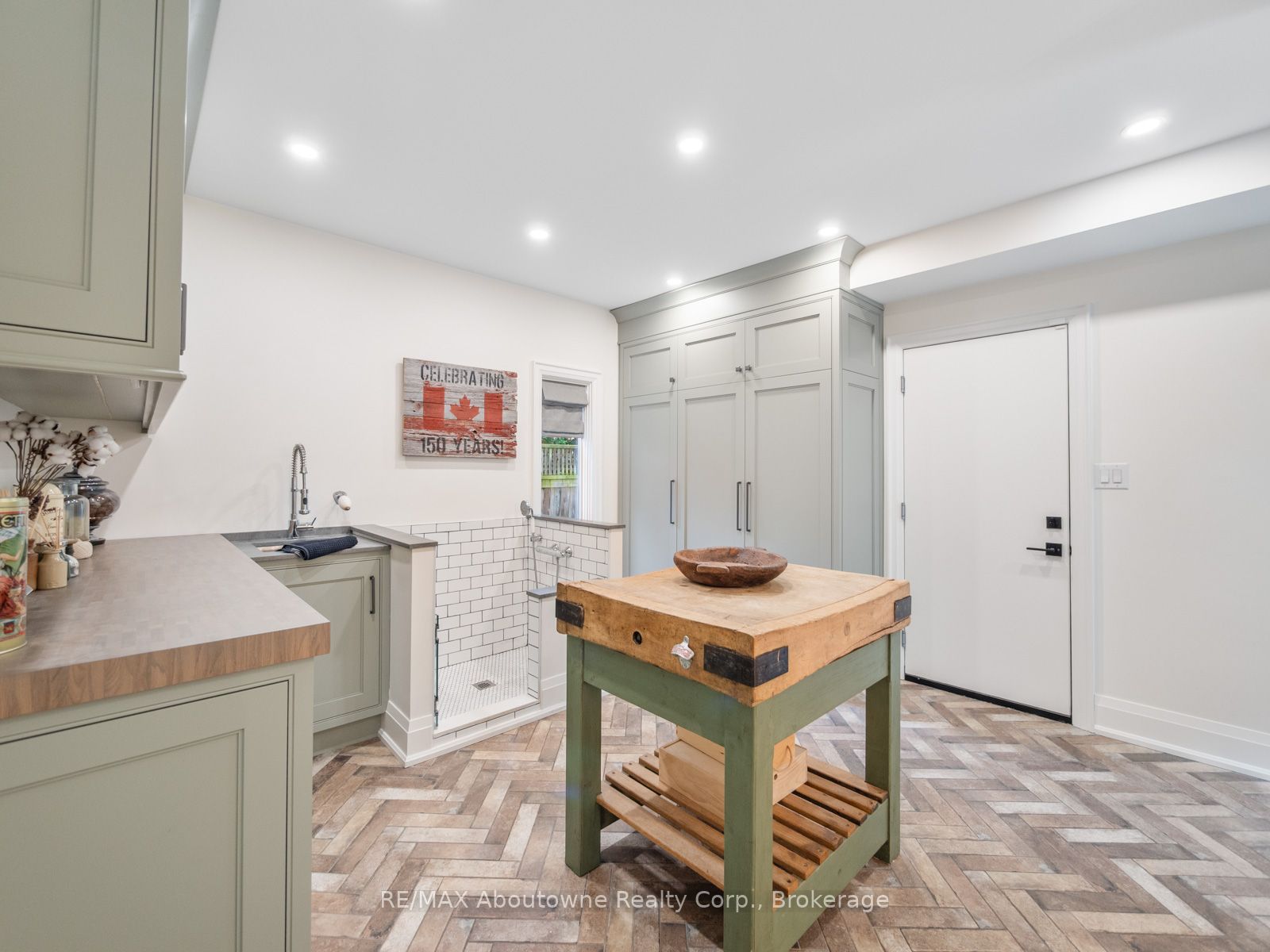 74 West Street Property Photo 14