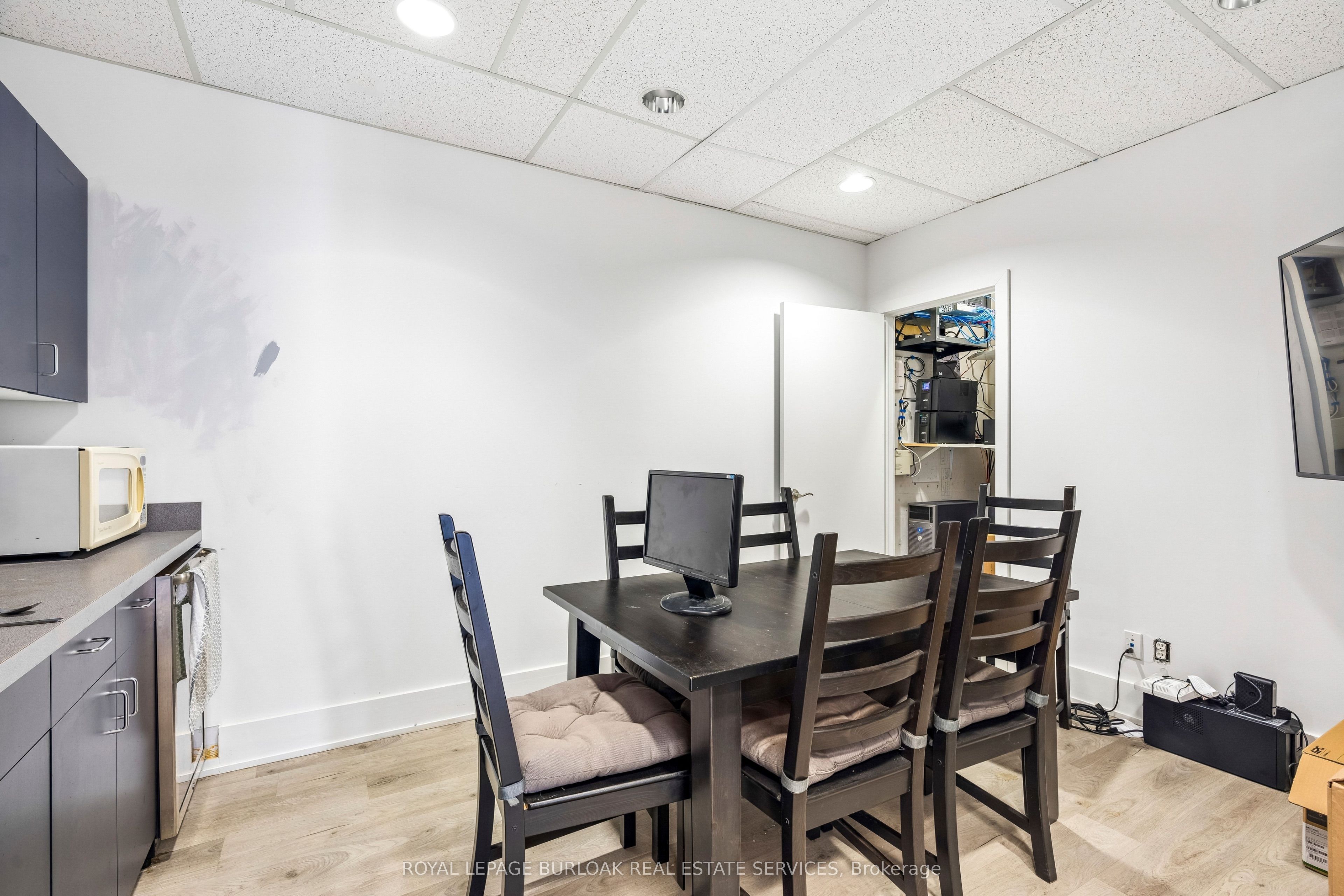 190 Sherway Drive 417 Property Photo 14