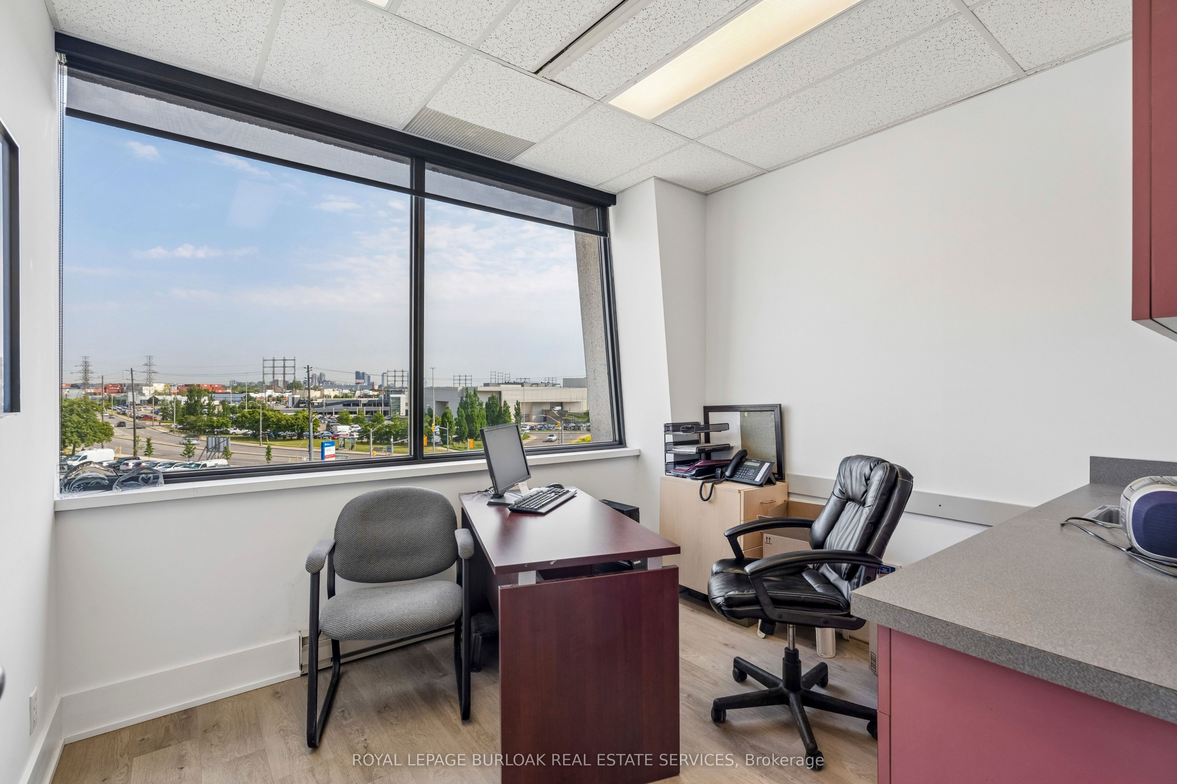 190 Sherway Drive 417 Property Photo 17