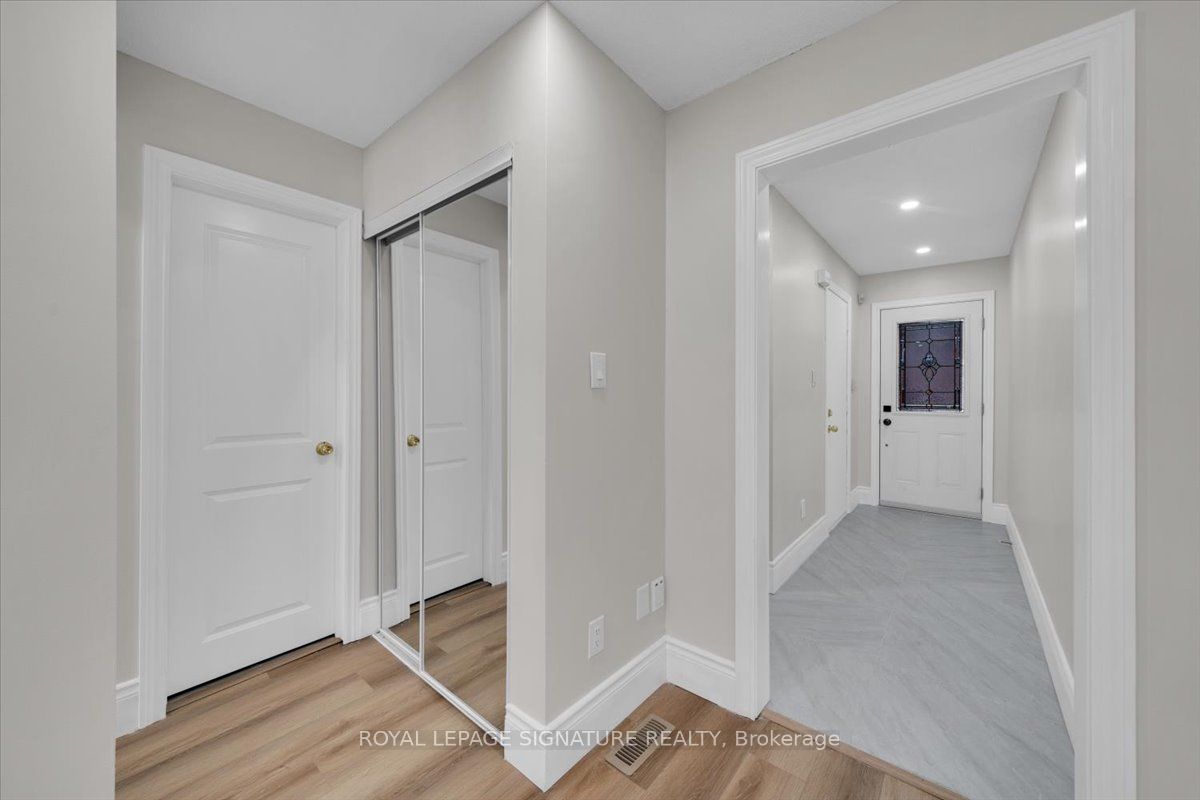 6950 Tenth Line W 29 Property Photo 12