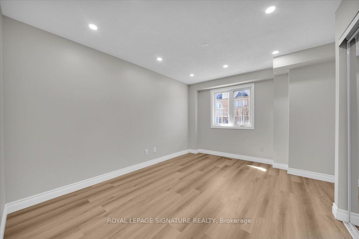 6950 Tenth Line W 29 Property Photo 16