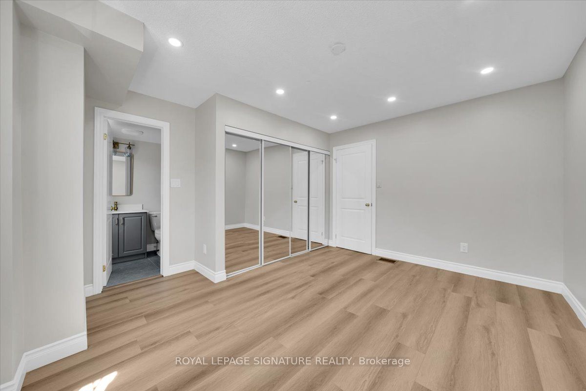 6950 Tenth Line W 29 Property Photo 17