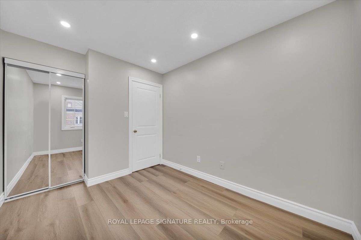 6950 Tenth Line W 29 Property Photo 23
