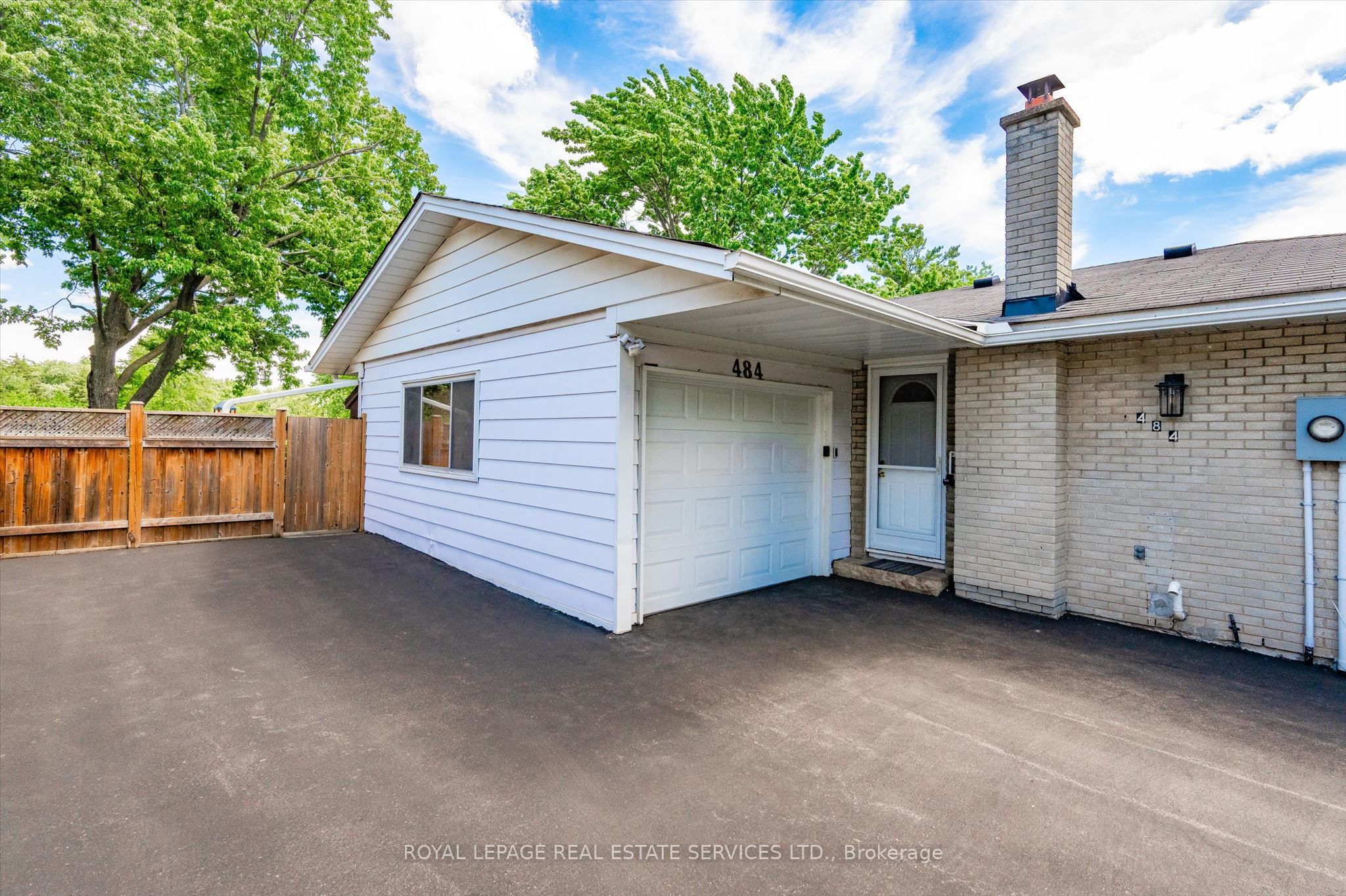 484 Grand Boulevard Property Photo 6