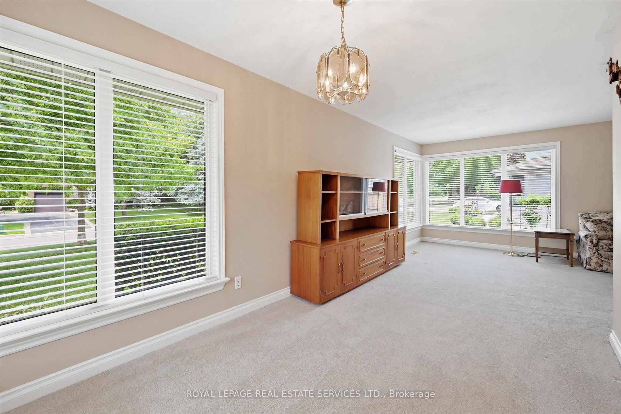 484 Grand Boulevard Property Photo 14