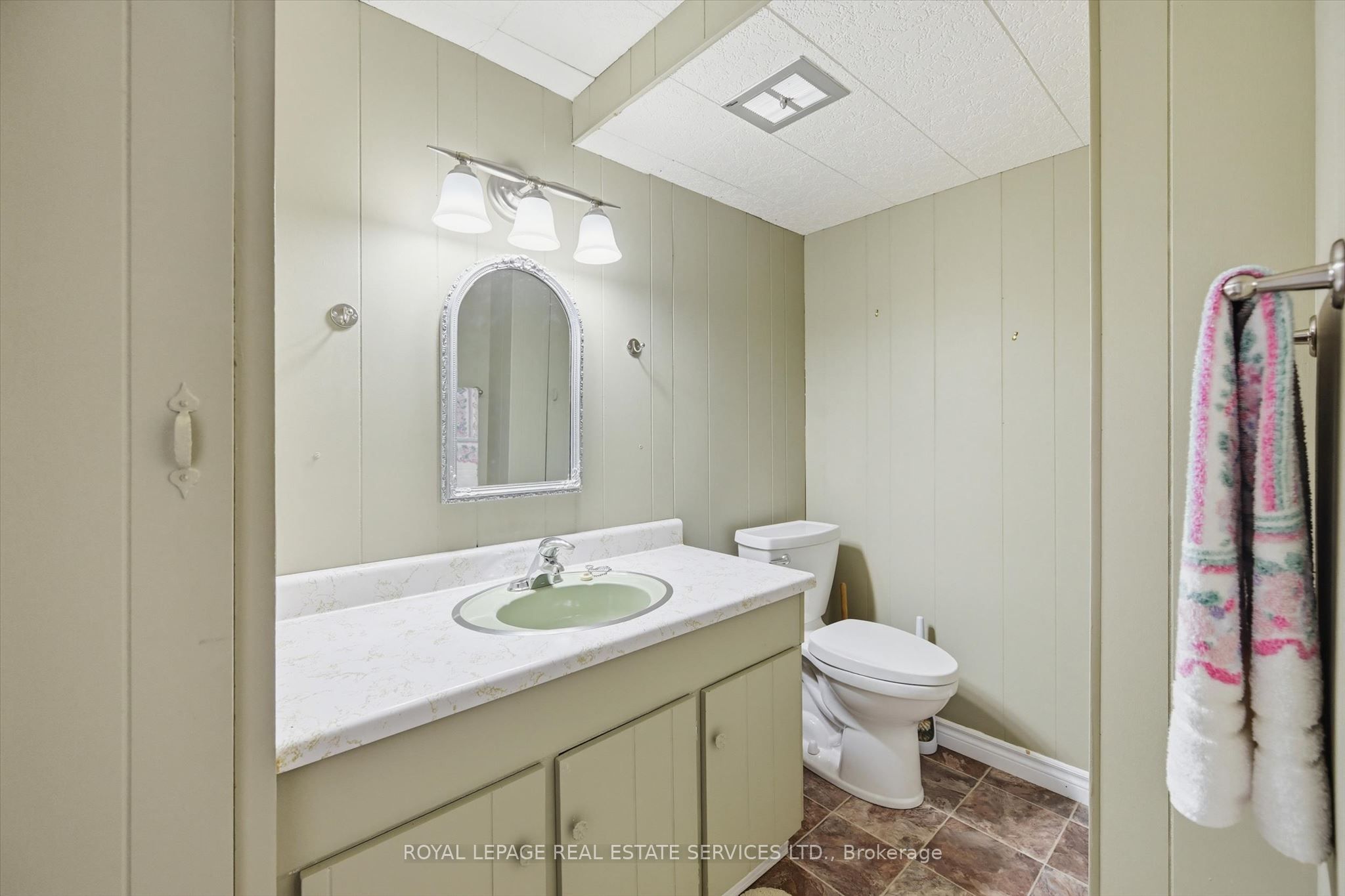 484 Grand Boulevard Property Photo 34