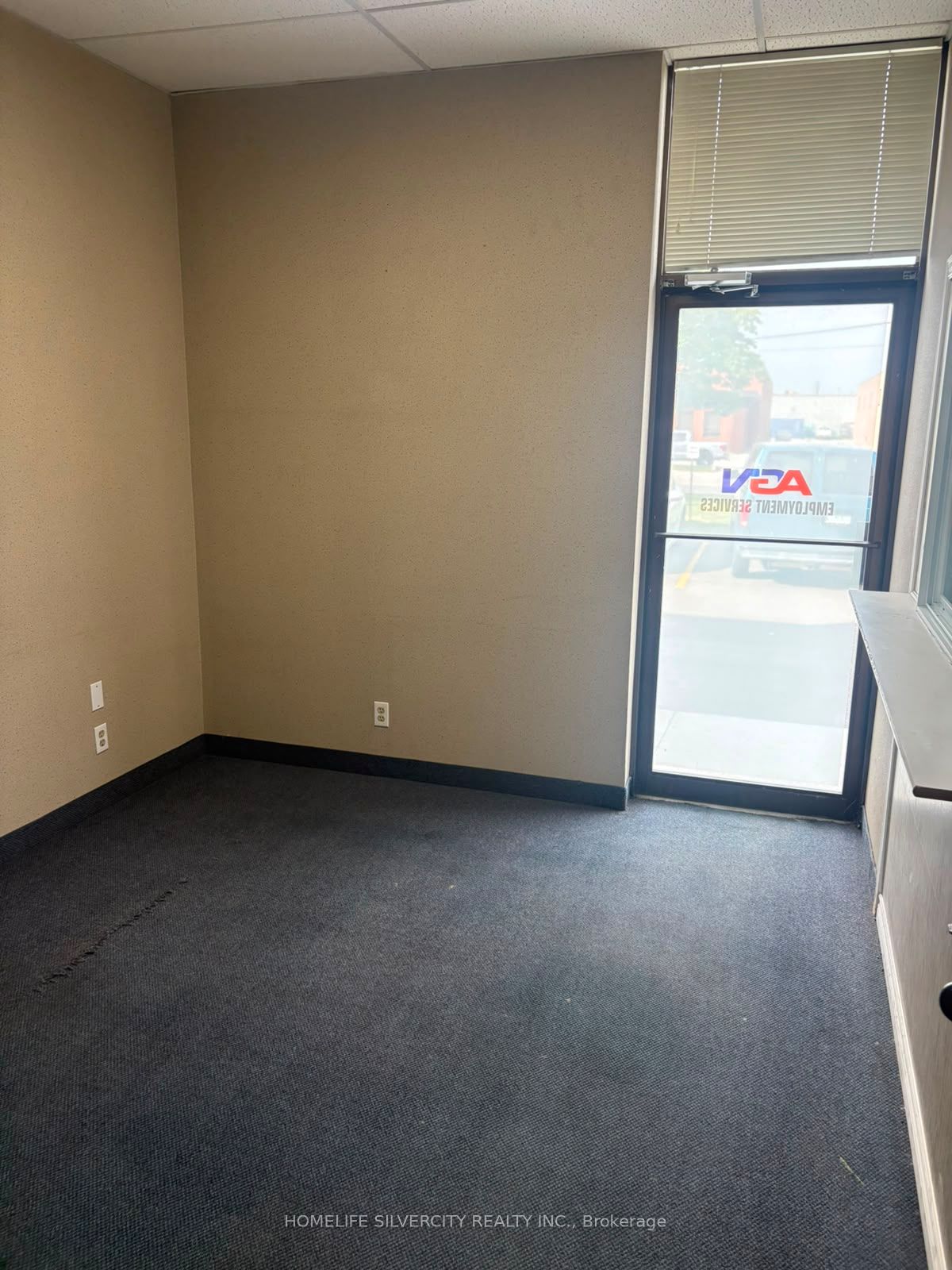 975 Mid-way Boulevard Property Photo 2
