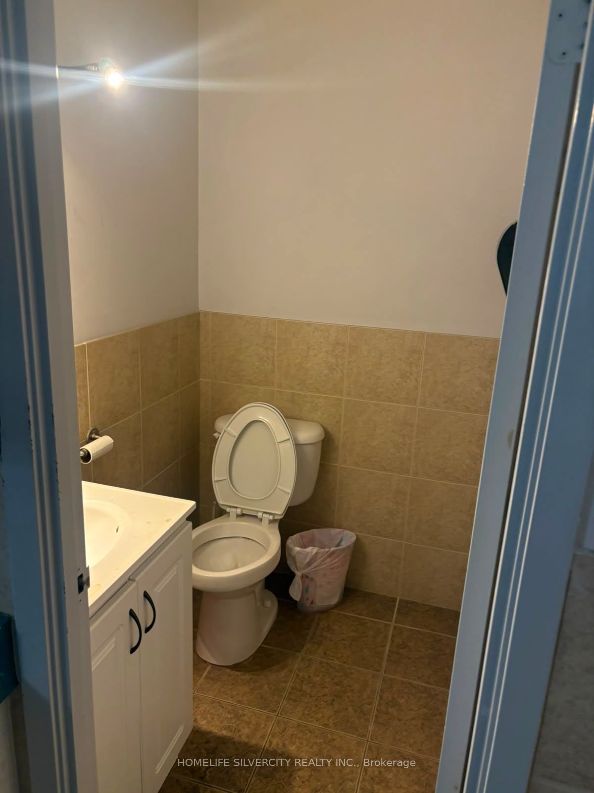 975 Mid-way Boulevard Property Photo 13