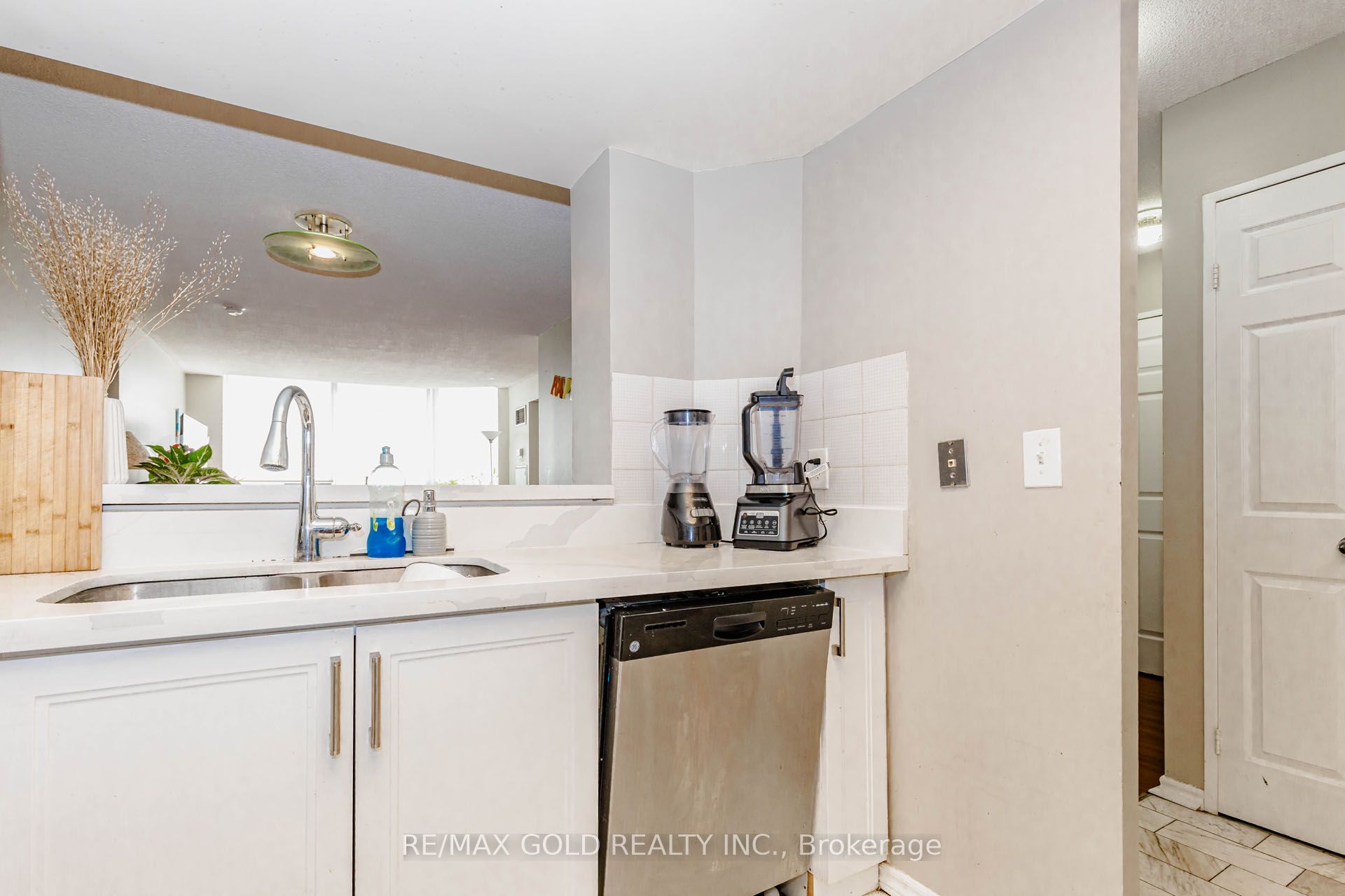 325 Webb Drive Ph 201 Property Photo 18