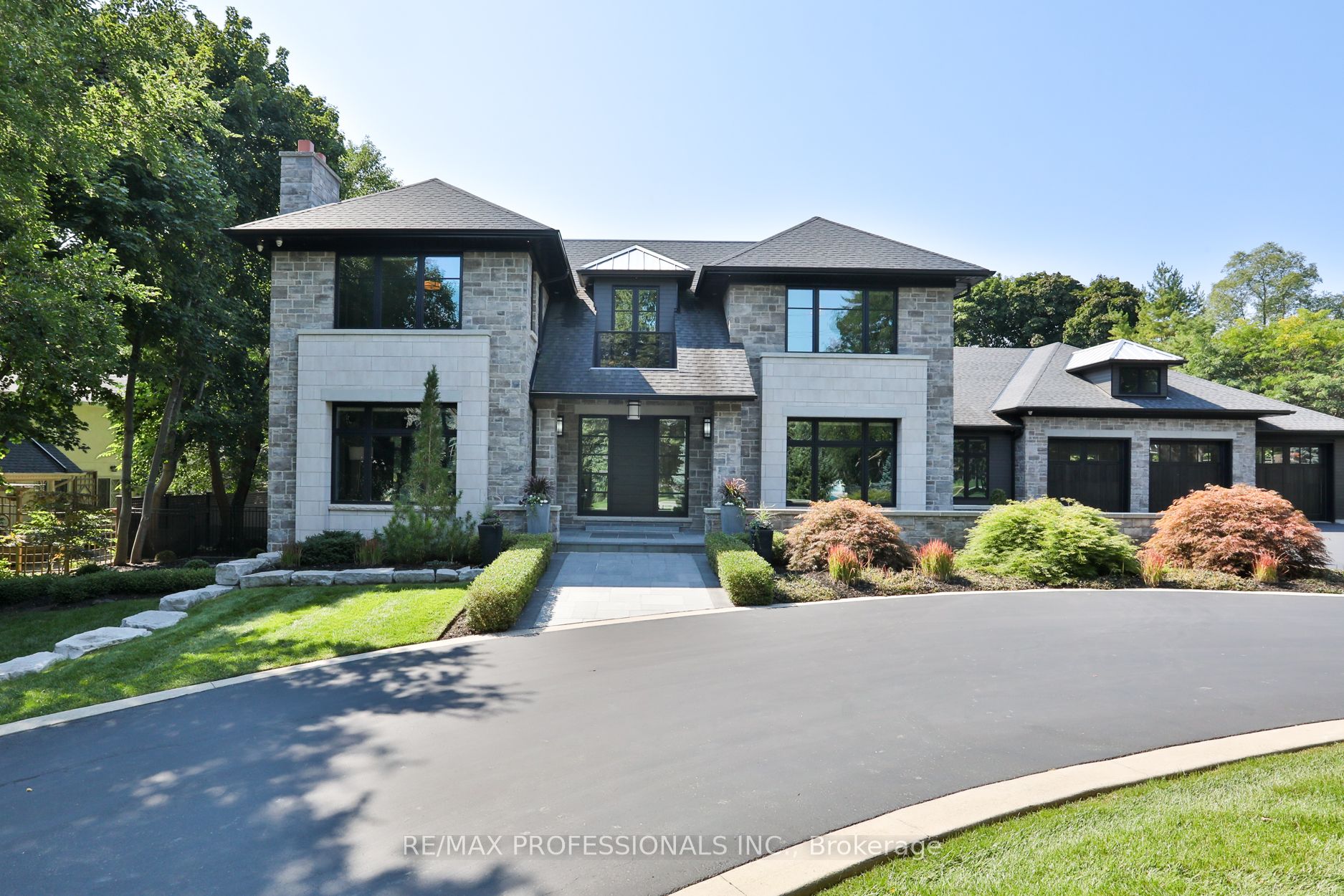 262 Maple Grove Drive Property Photo 1