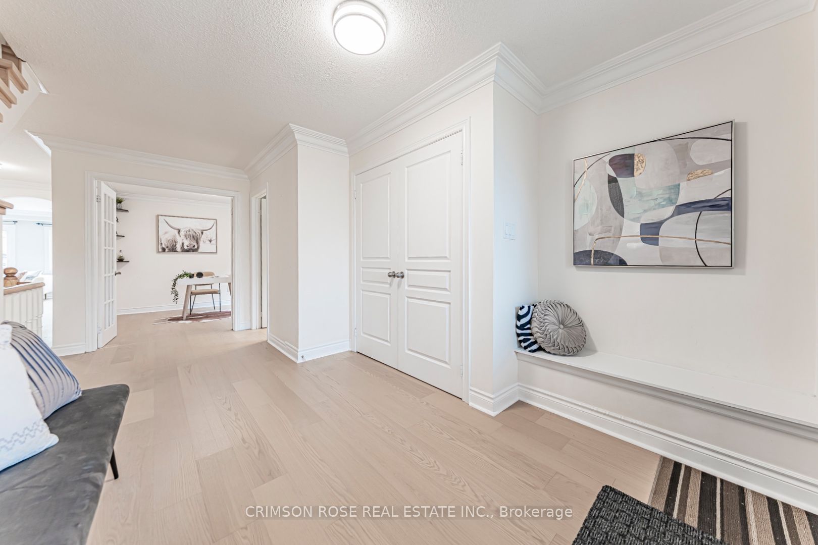 489 Ravineview Way Property Photo 4