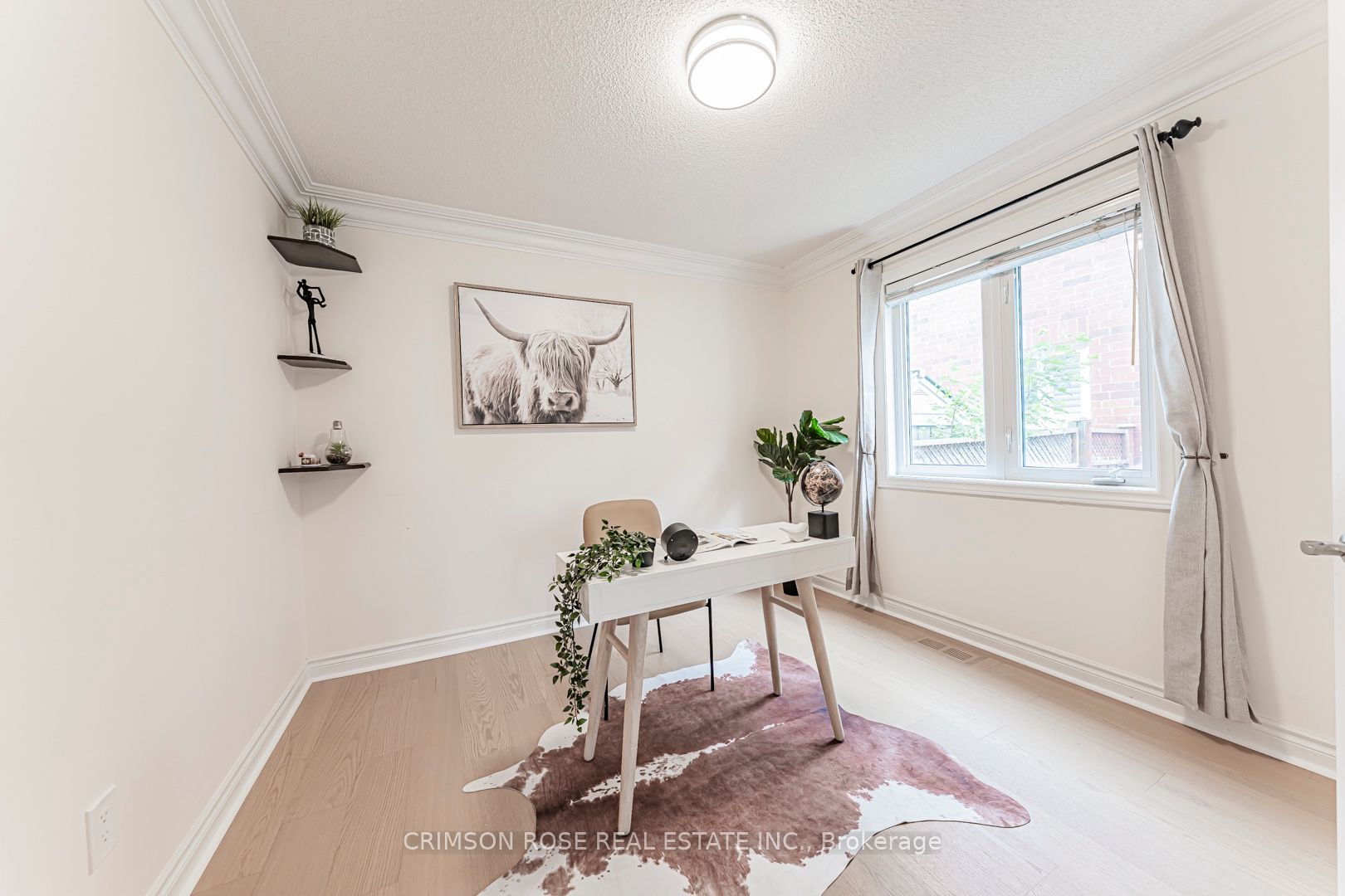489 Ravineview Way Property Photo 5