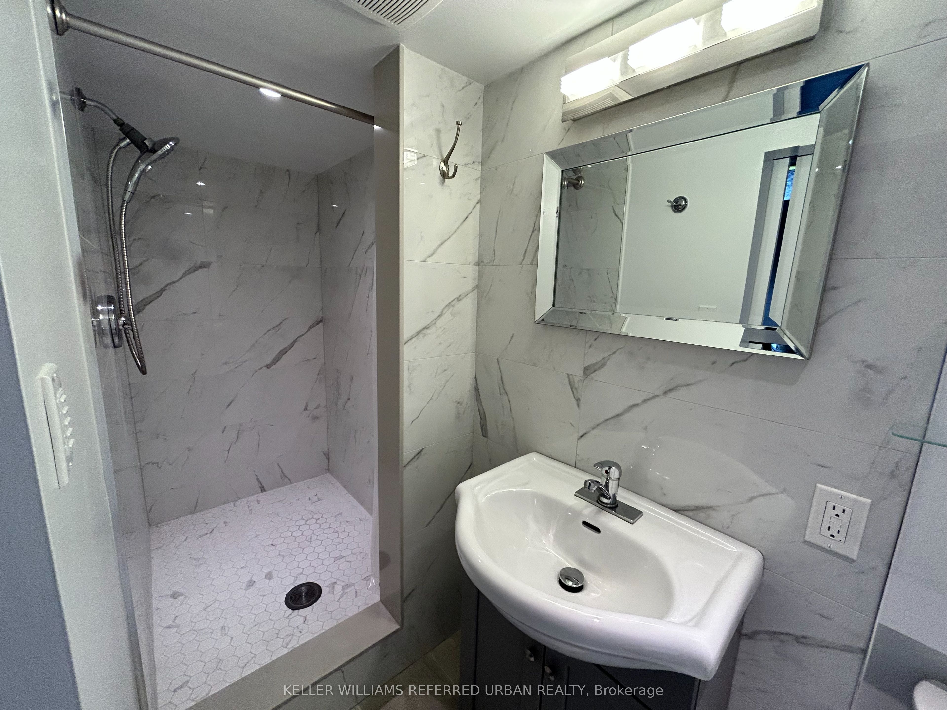 7 Ashmore Avenue Lower Property Photo 4