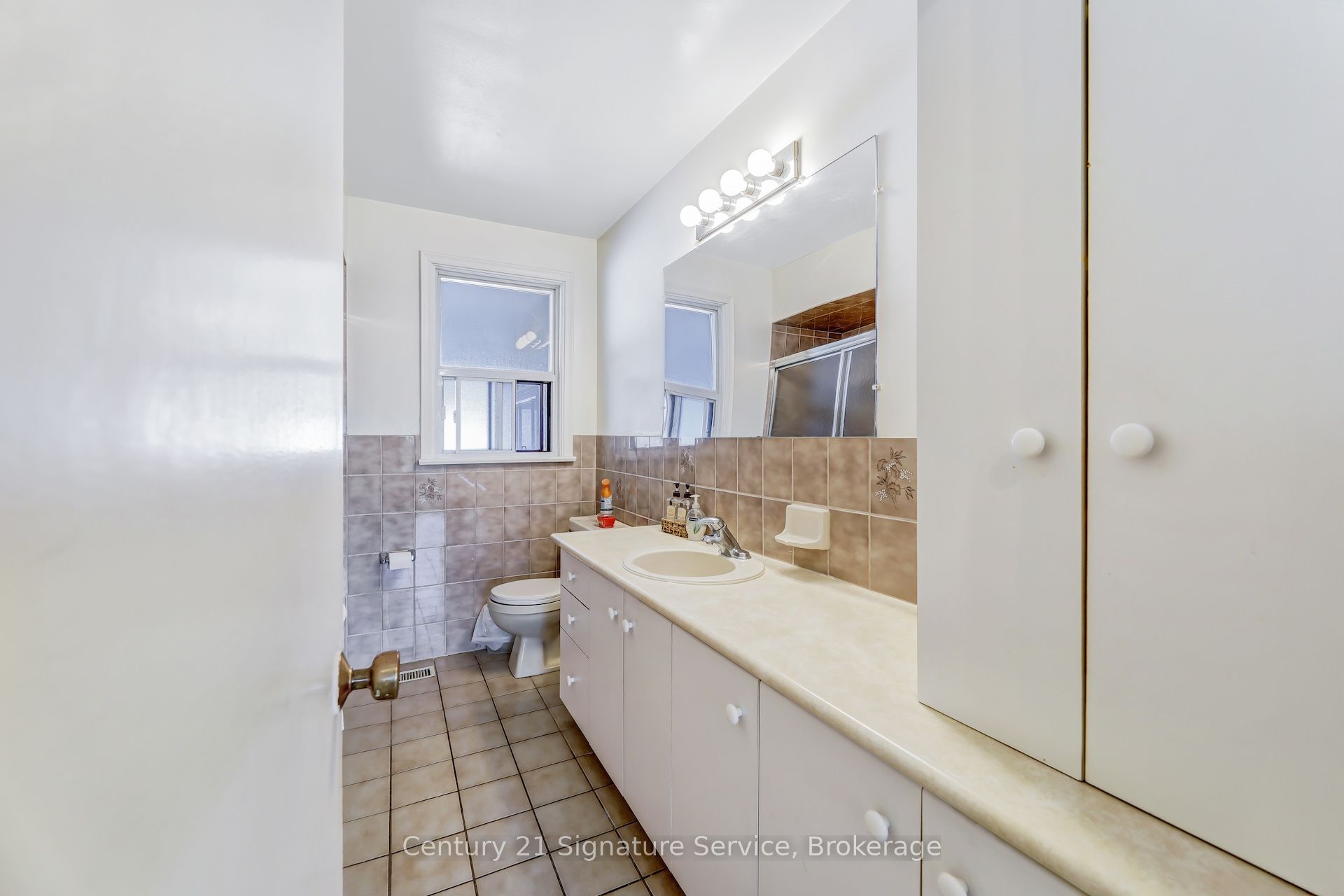 8026 Mayfield Road Property Photo 13