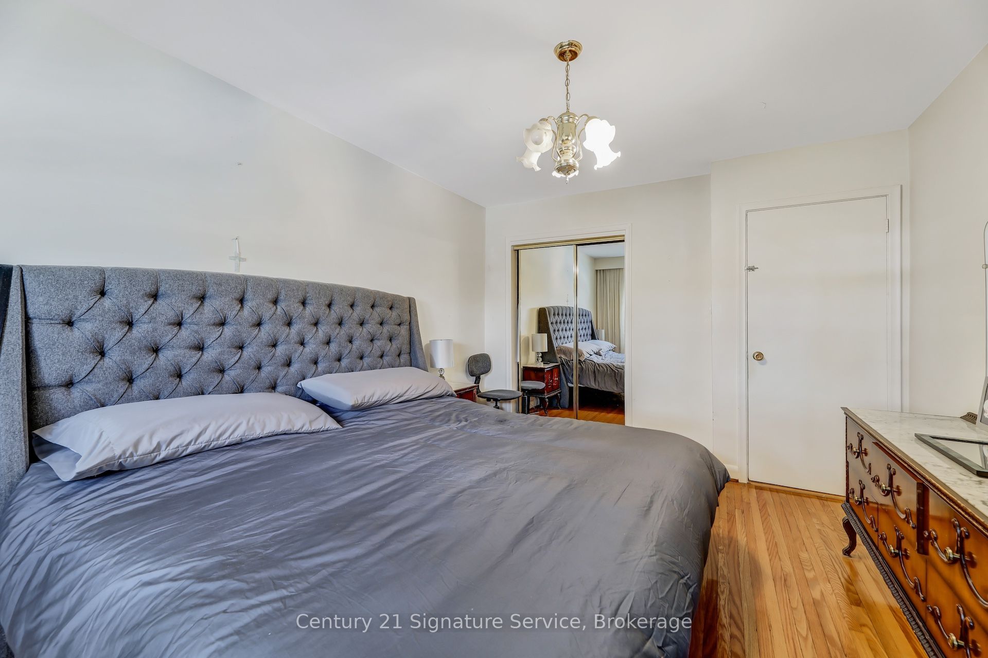 8026 Mayfield Road Property Photo 18