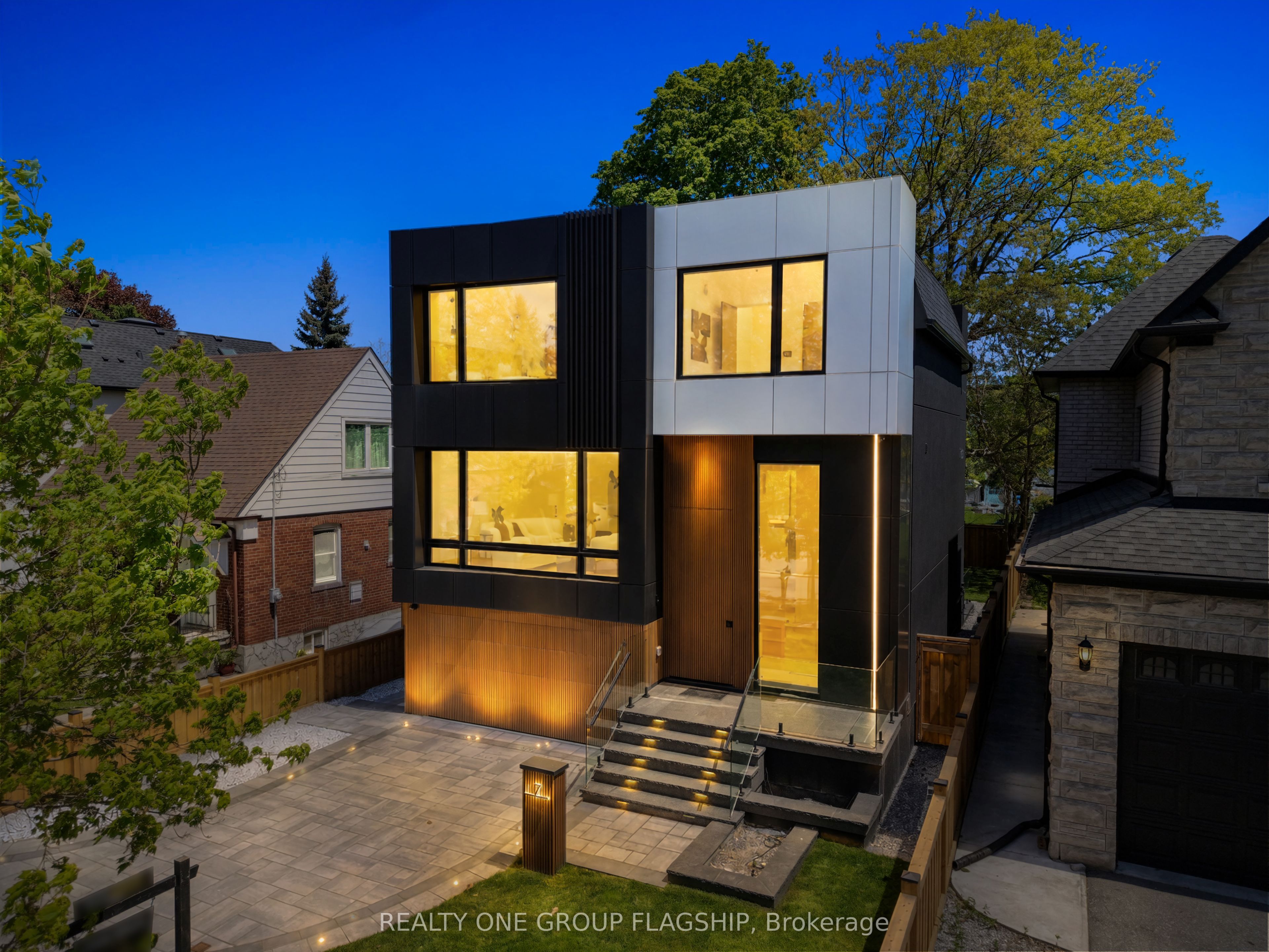 7 Bentley Drive Property Photo 1