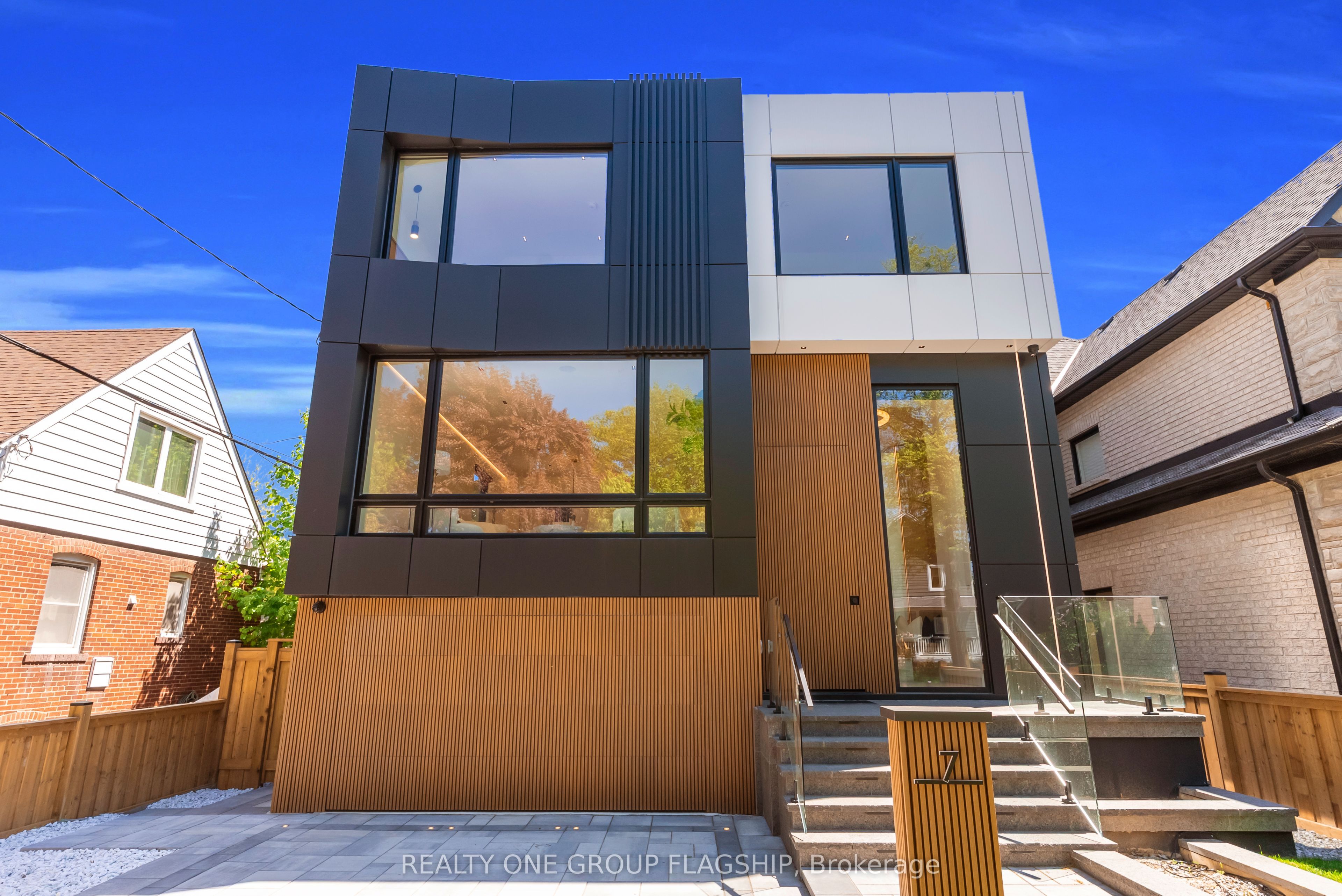 7 Bentley Drive Property Photo 3