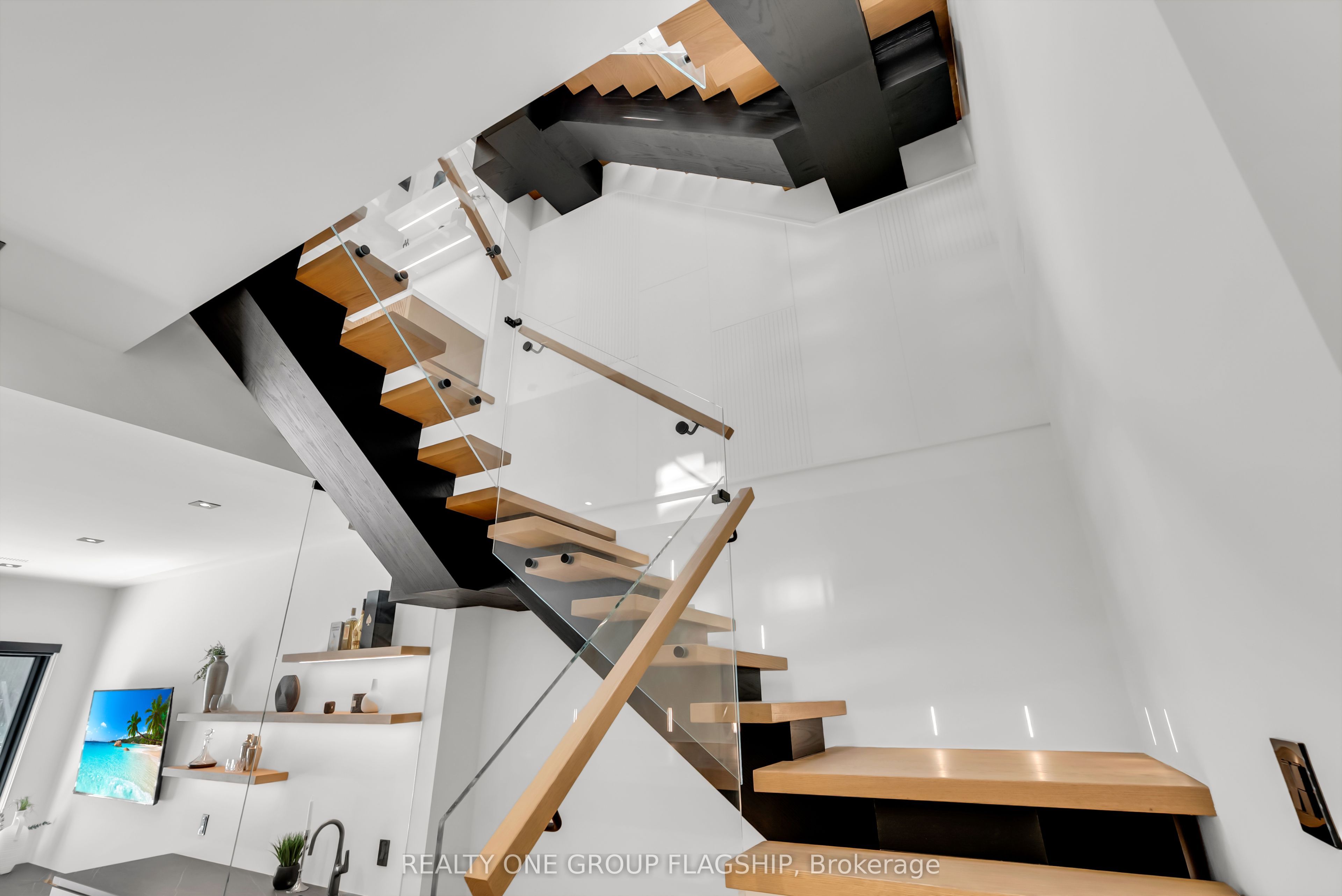 7 Bentley Drive Property Photo 34