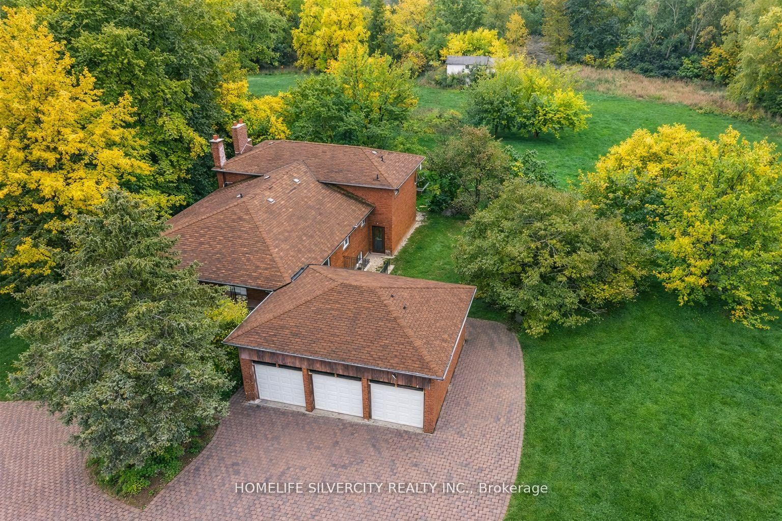 4395 Castlemore Road Property Photo 2