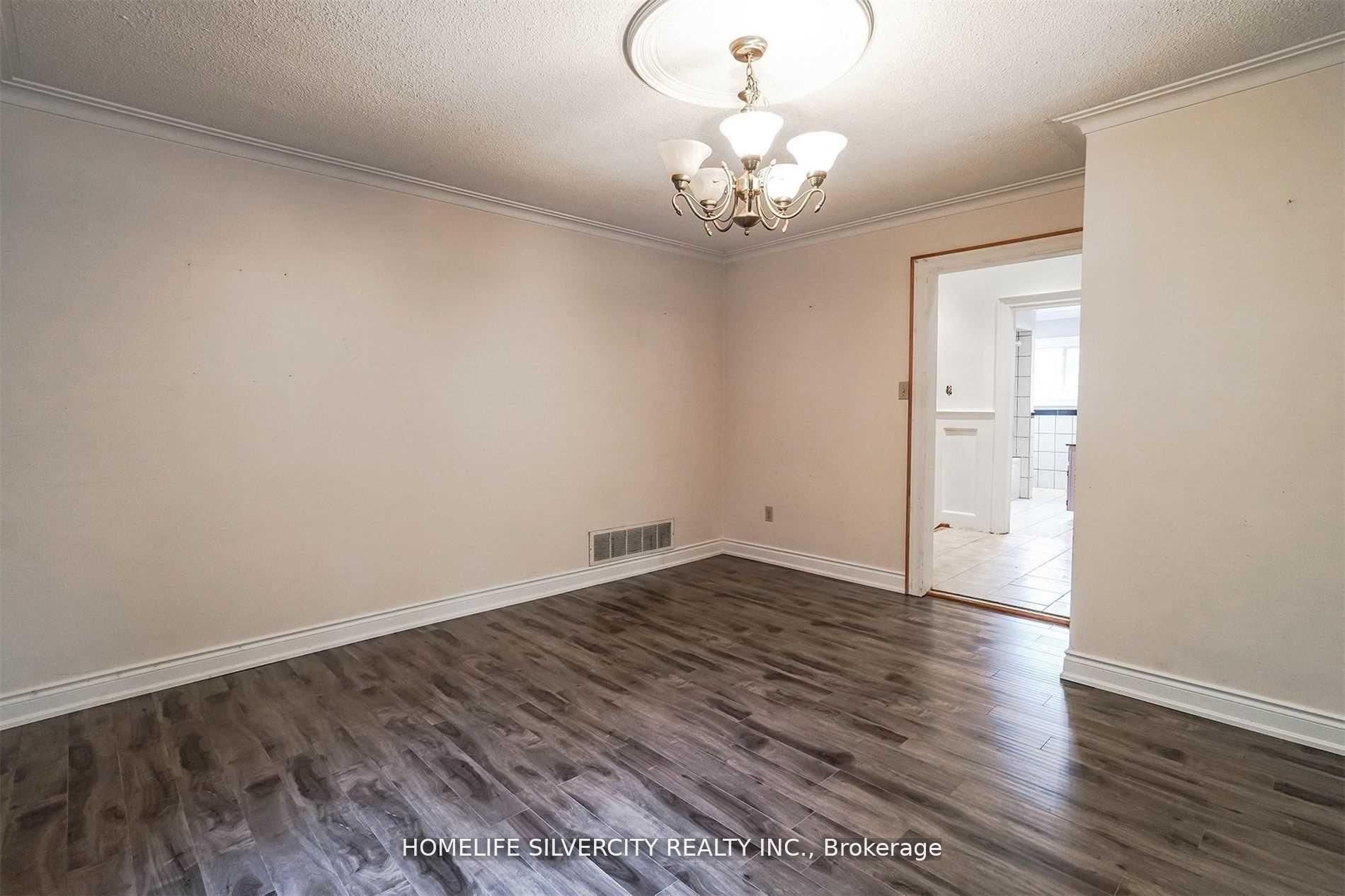 4395 Castlemore Road Property Photo 7