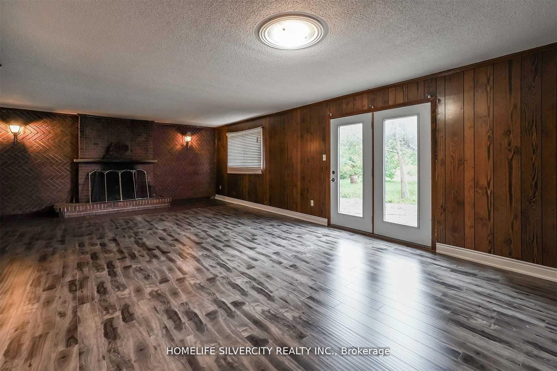 4395 Castlemore Road Property Photo 11