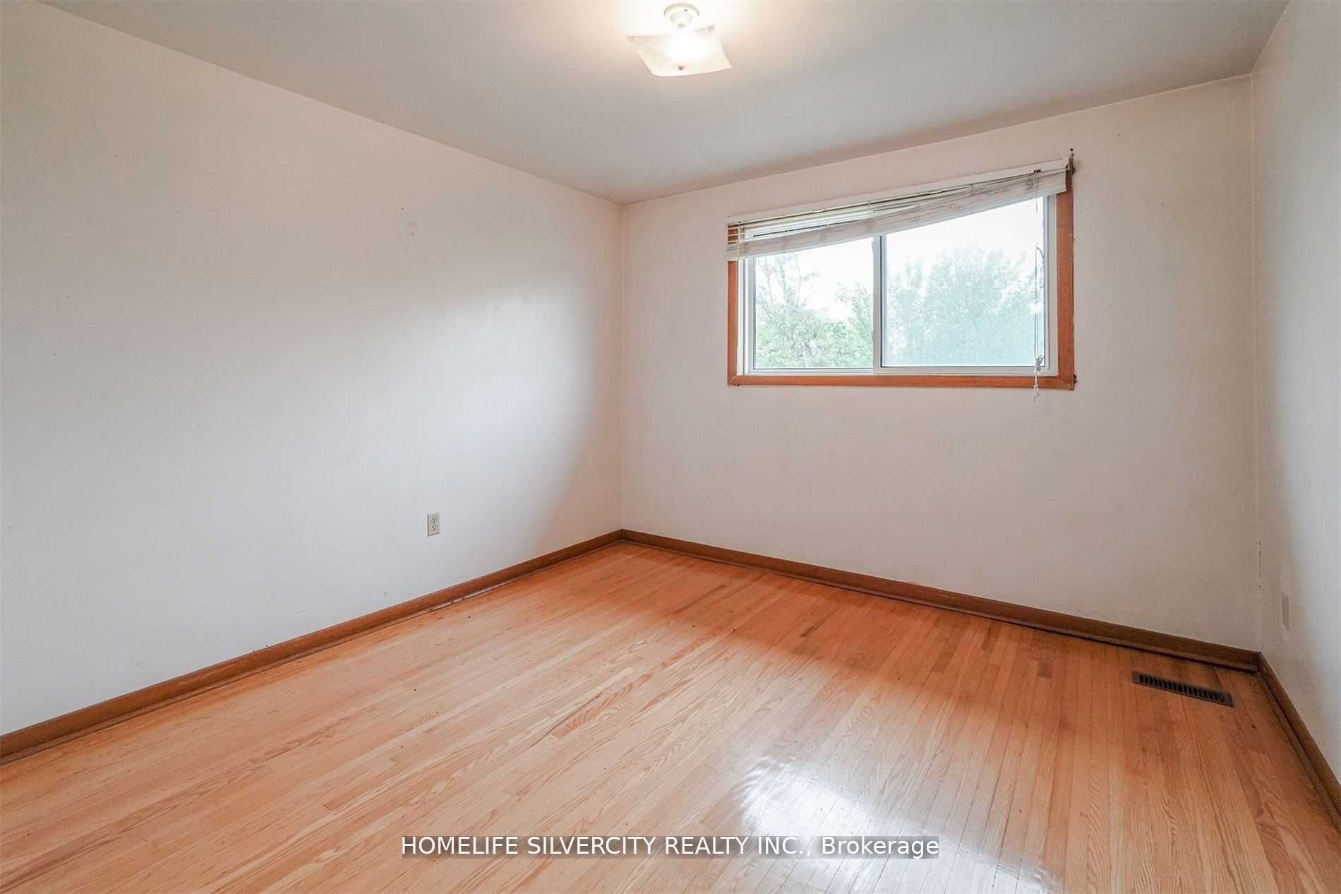 4395 Castlemore Road Property Photo 15