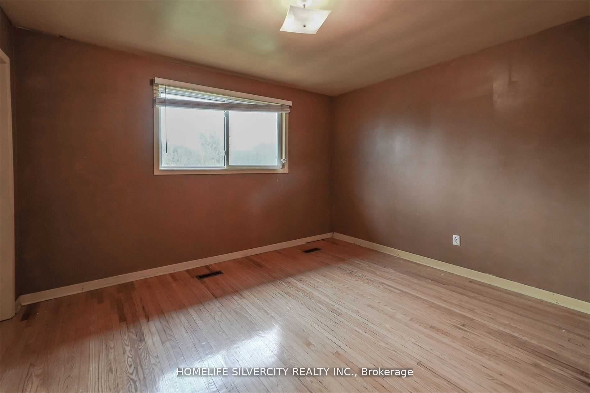 4395 Castlemore Road Property Photo 16