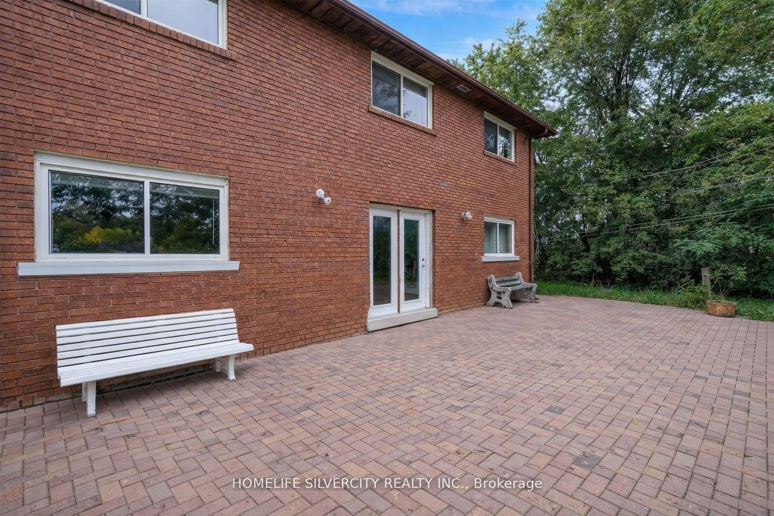 4395 Castlemore Road Property Photo 23