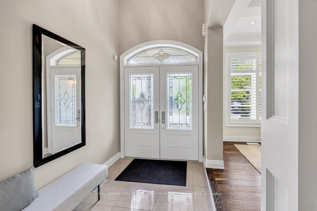 2444 Chateau Common Property Photo 3