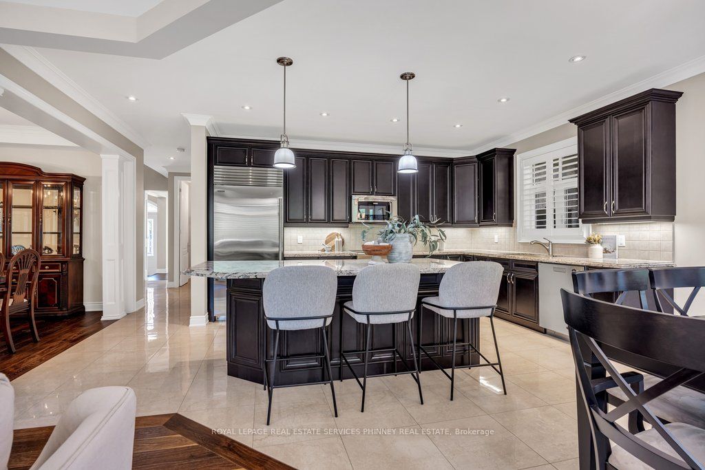 2444 Chateau Common Property Photo 8