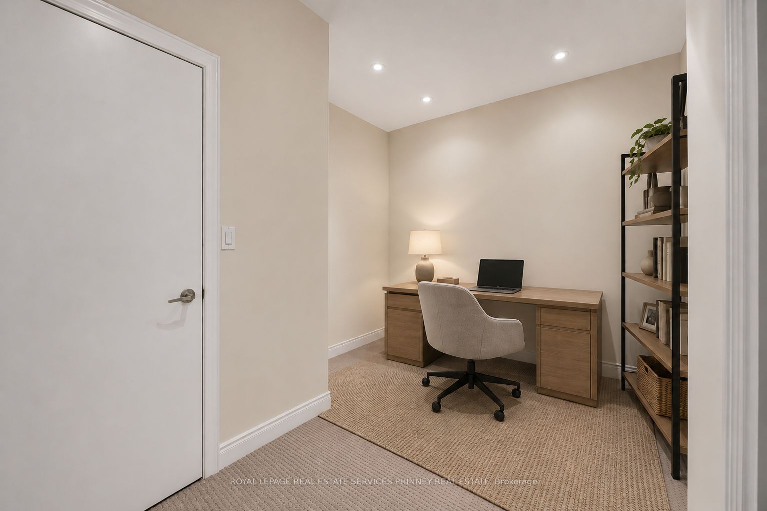 2444 Chateau Common Property Photo 32