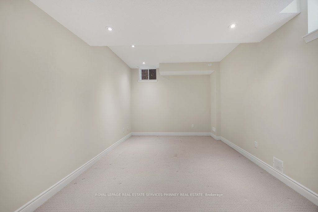 2444 Chateau Common Property Photo 35