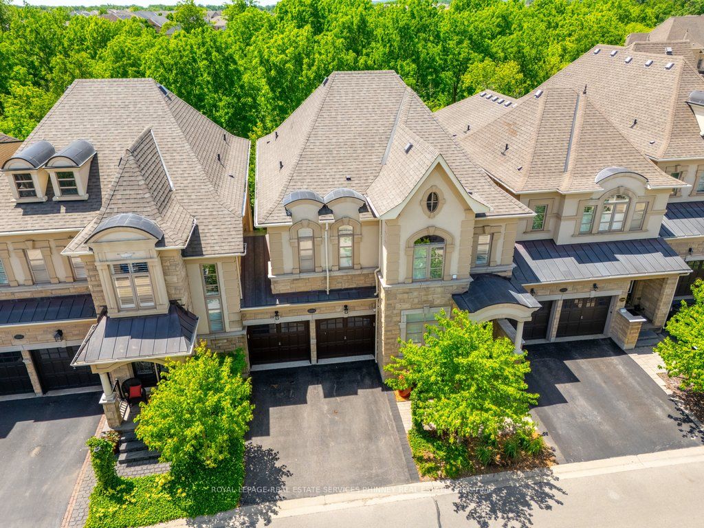 2444 Chateau Common Property Photo 42