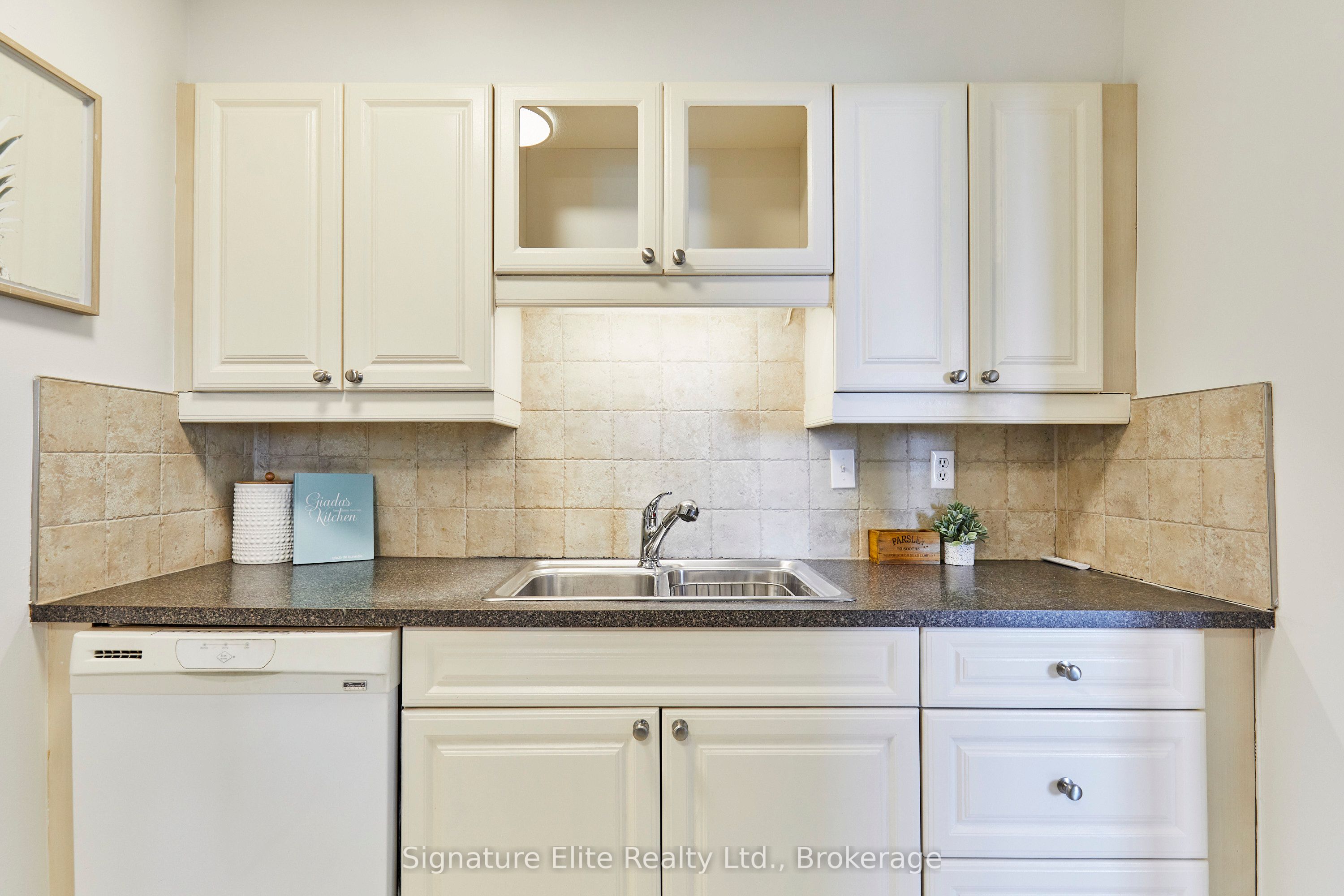 296 Mill Road E8 Property Photo 19