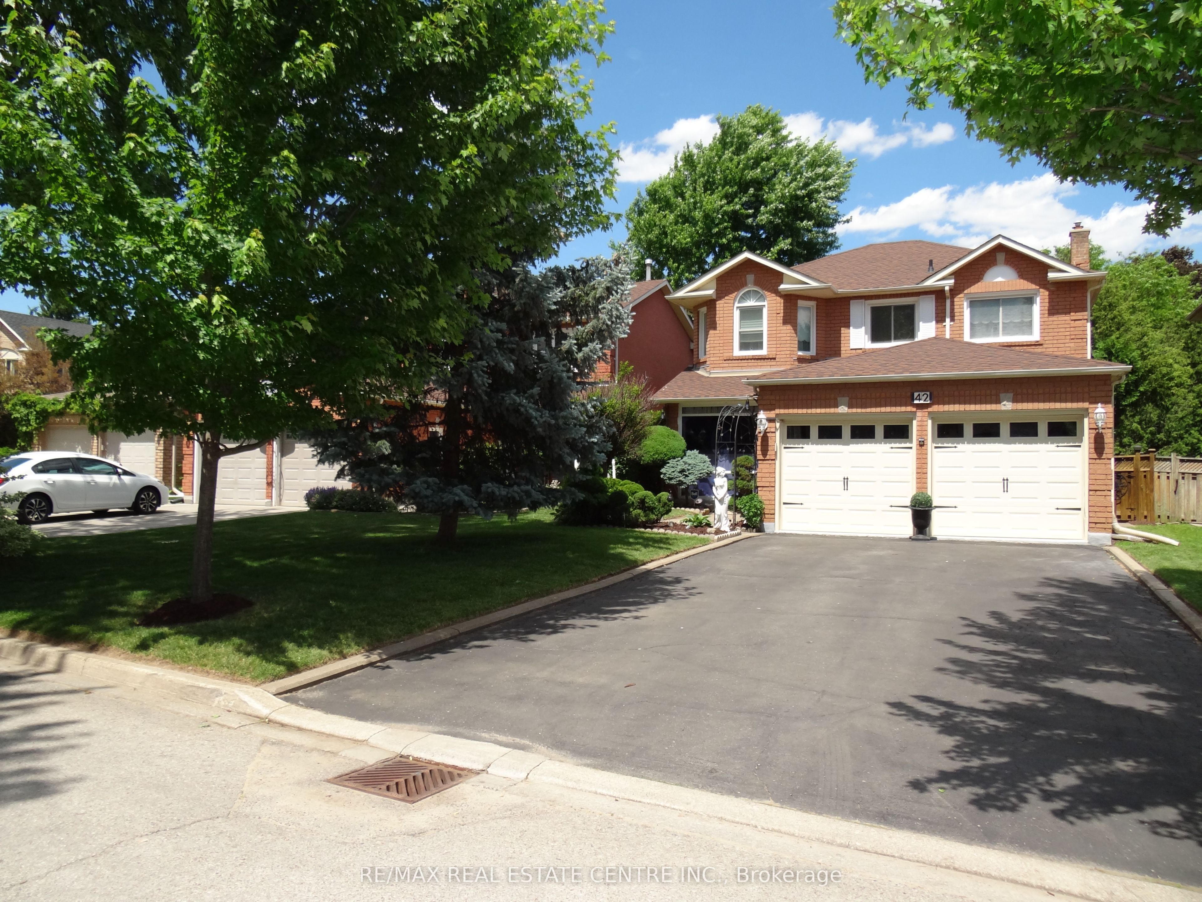 42 Davis Crescent Property Photo 1