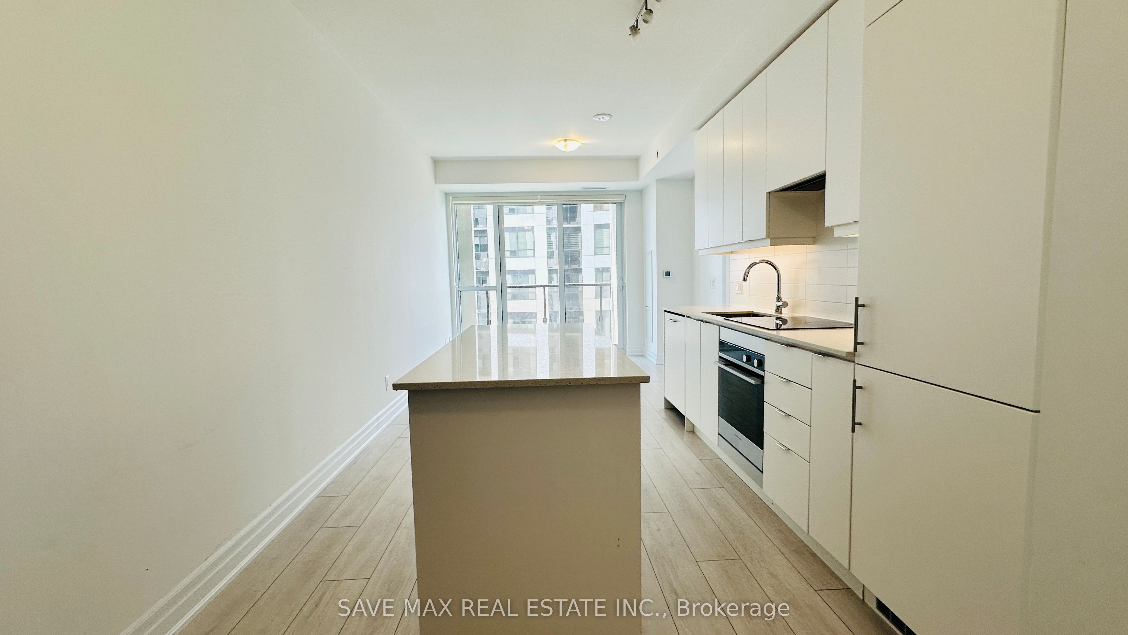 30 Elm Drive W 3110 Property Photo 10