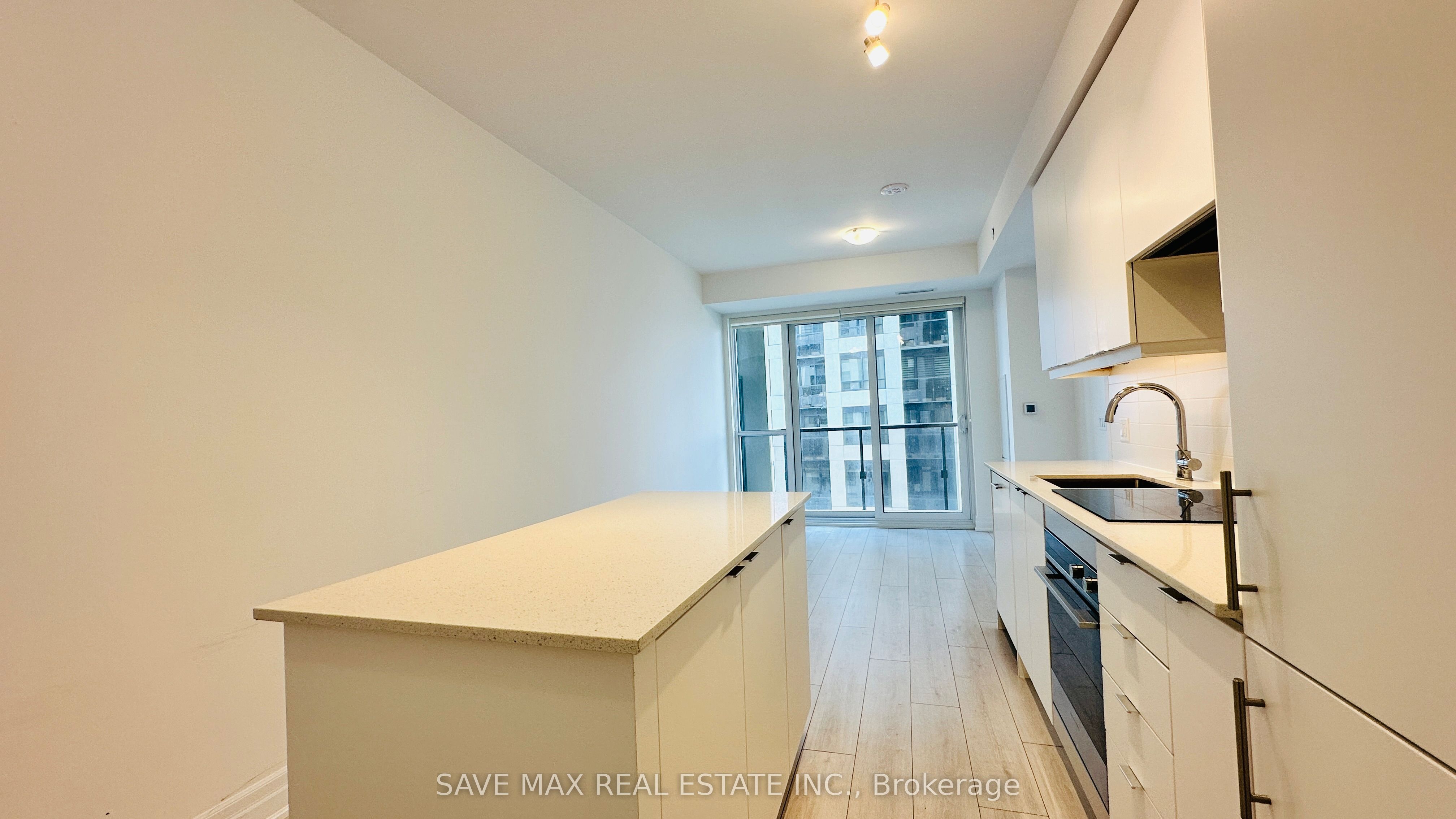 30 Elm Drive W 3110 Property Photo 12