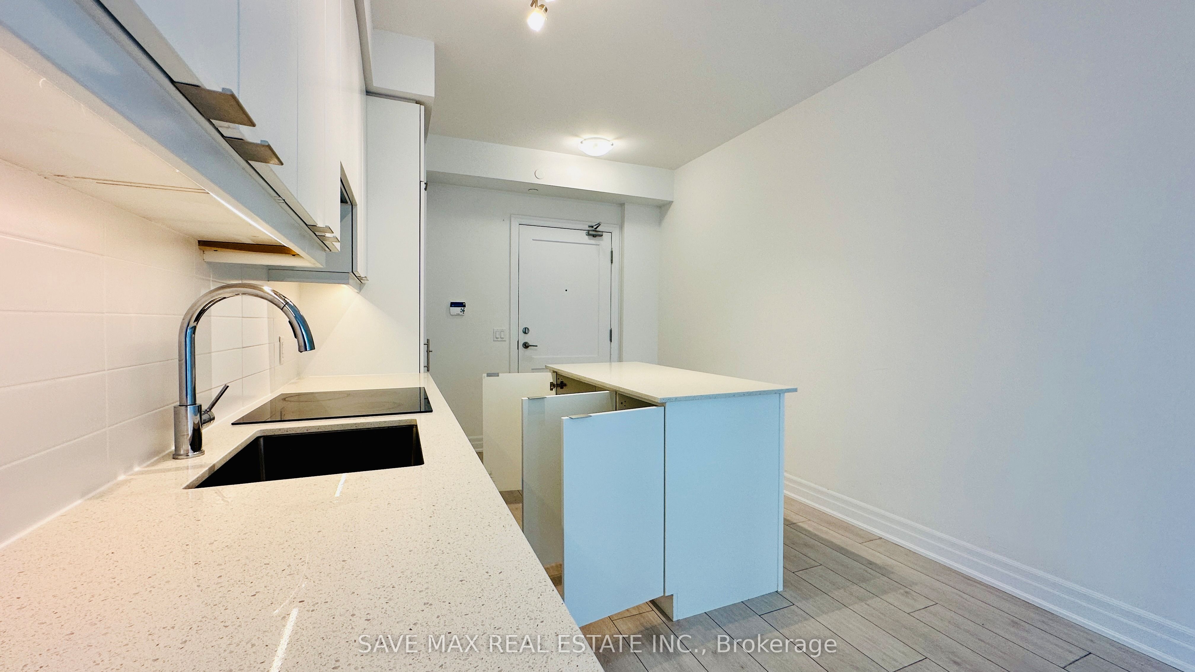 30 Elm Drive W 3110 Property Photo 17