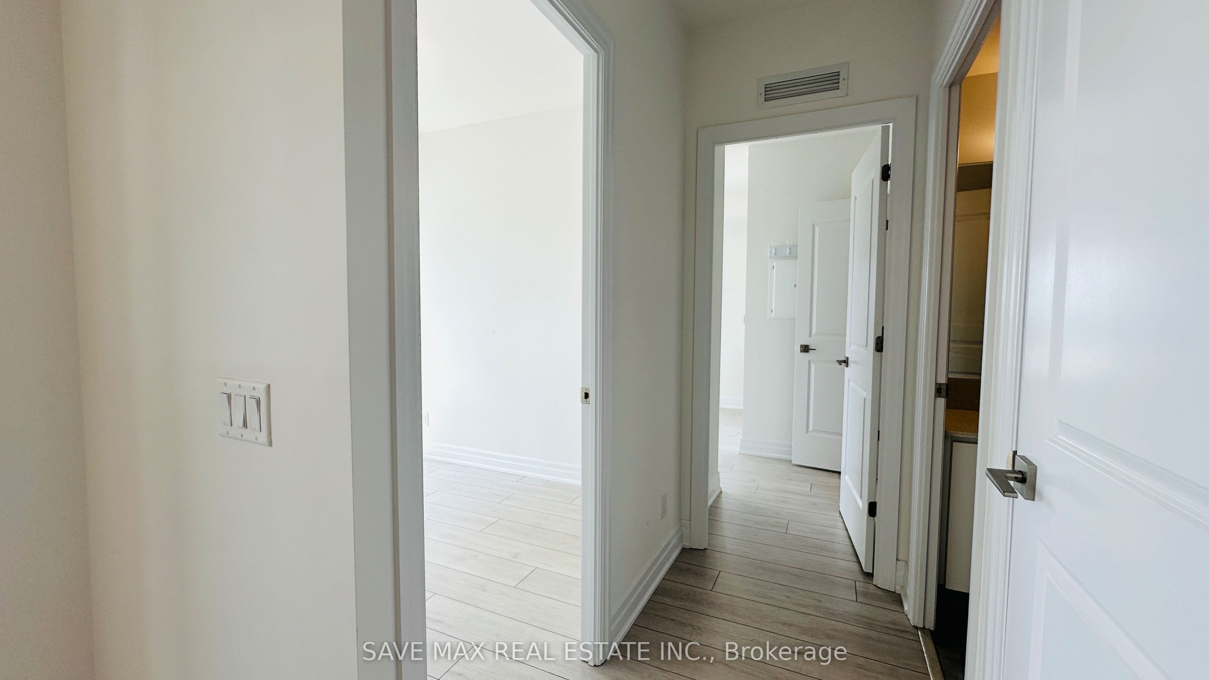 30 Elm Drive W 3110 Property Photo 19