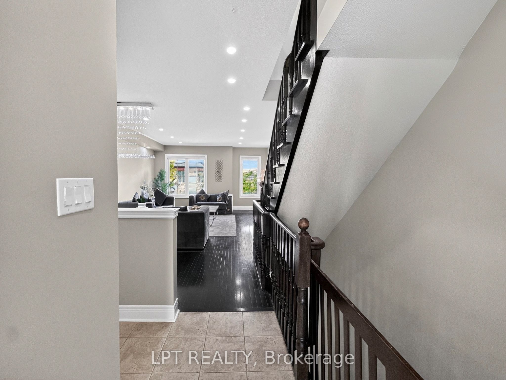 44 Cedar Lake Crescent Property Photo 6