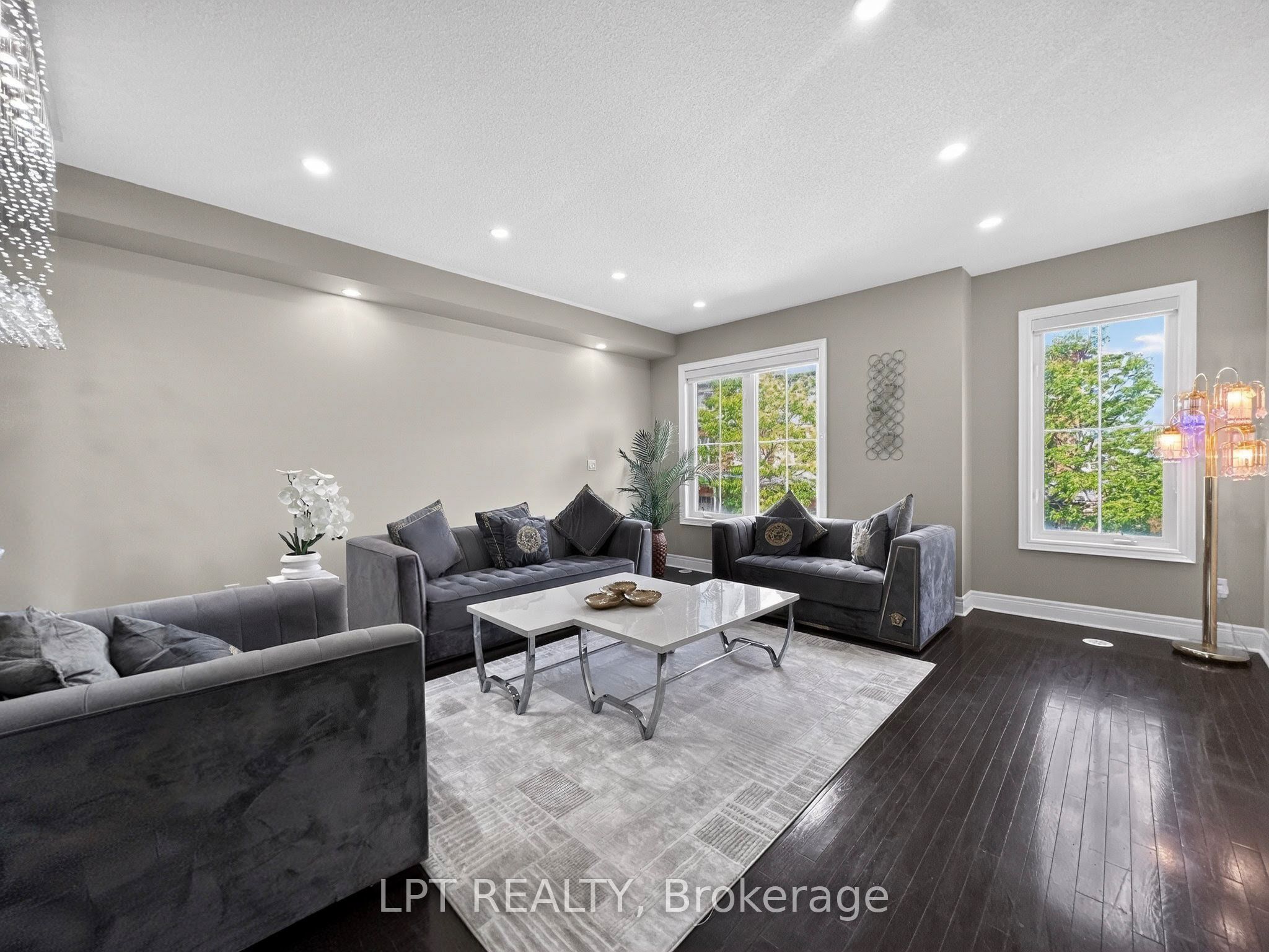 44 Cedar Lake Crescent Property Photo 7