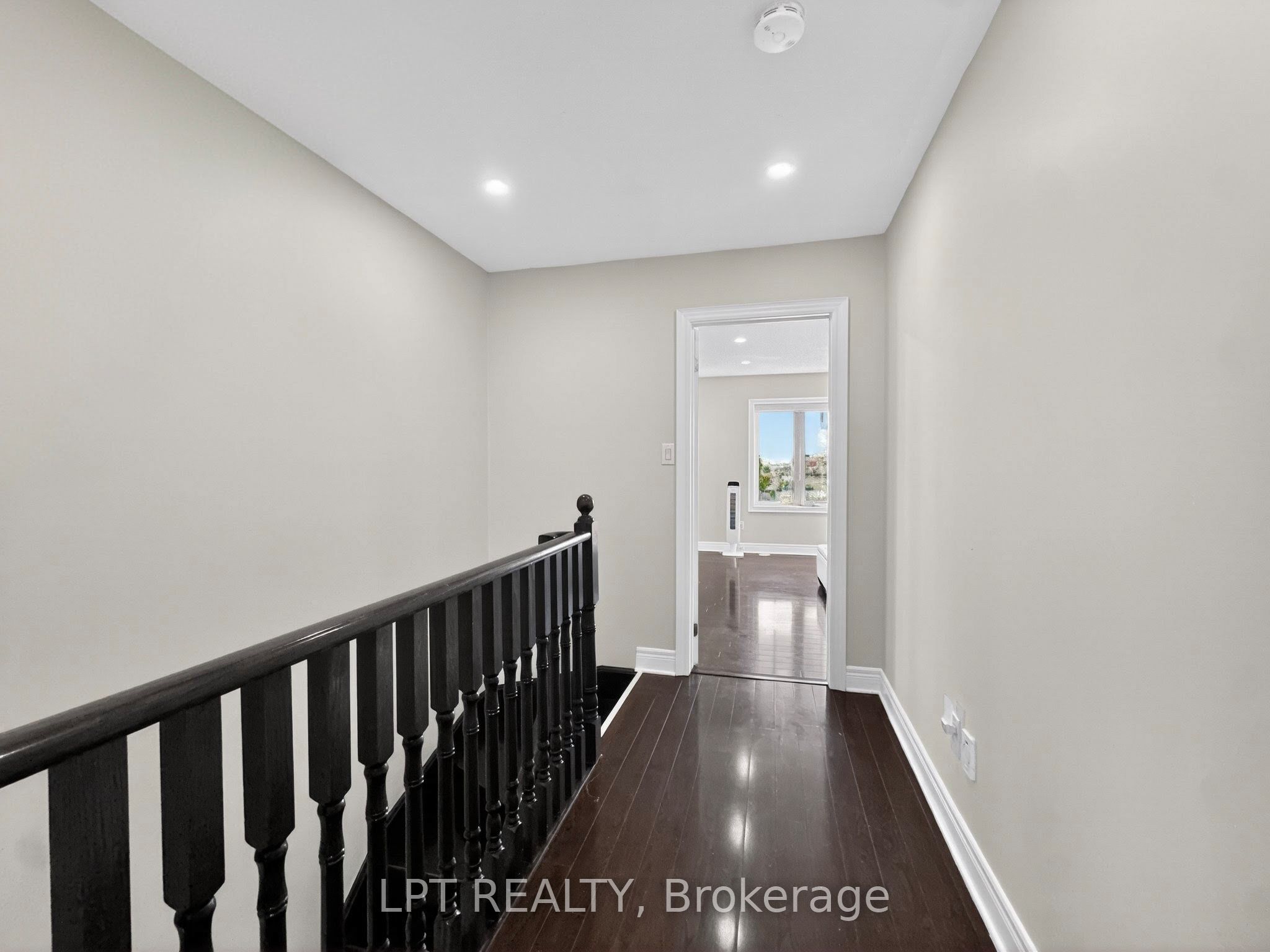 44 Cedar Lake Crescent Property Photo 15